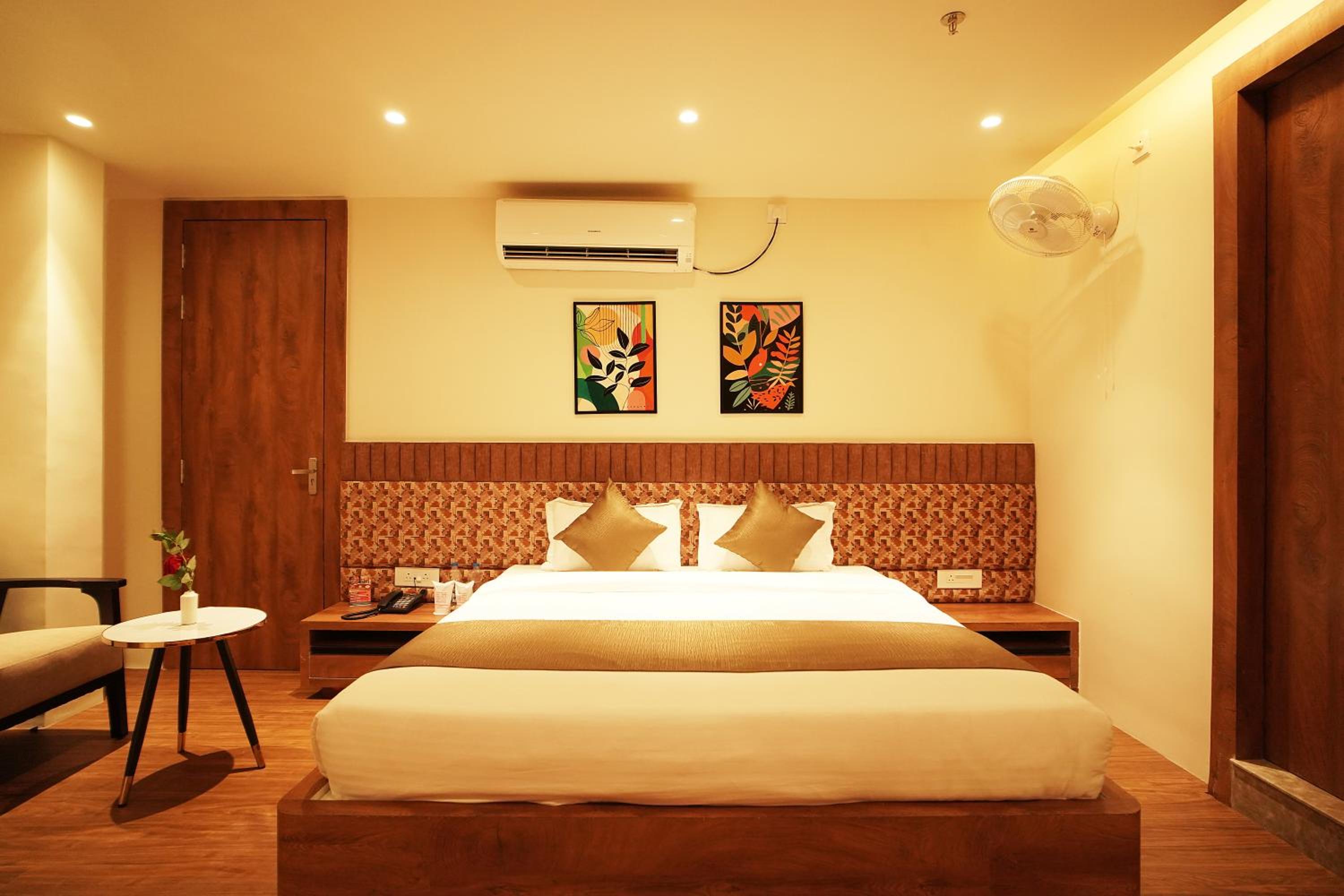 Deluxe King Room