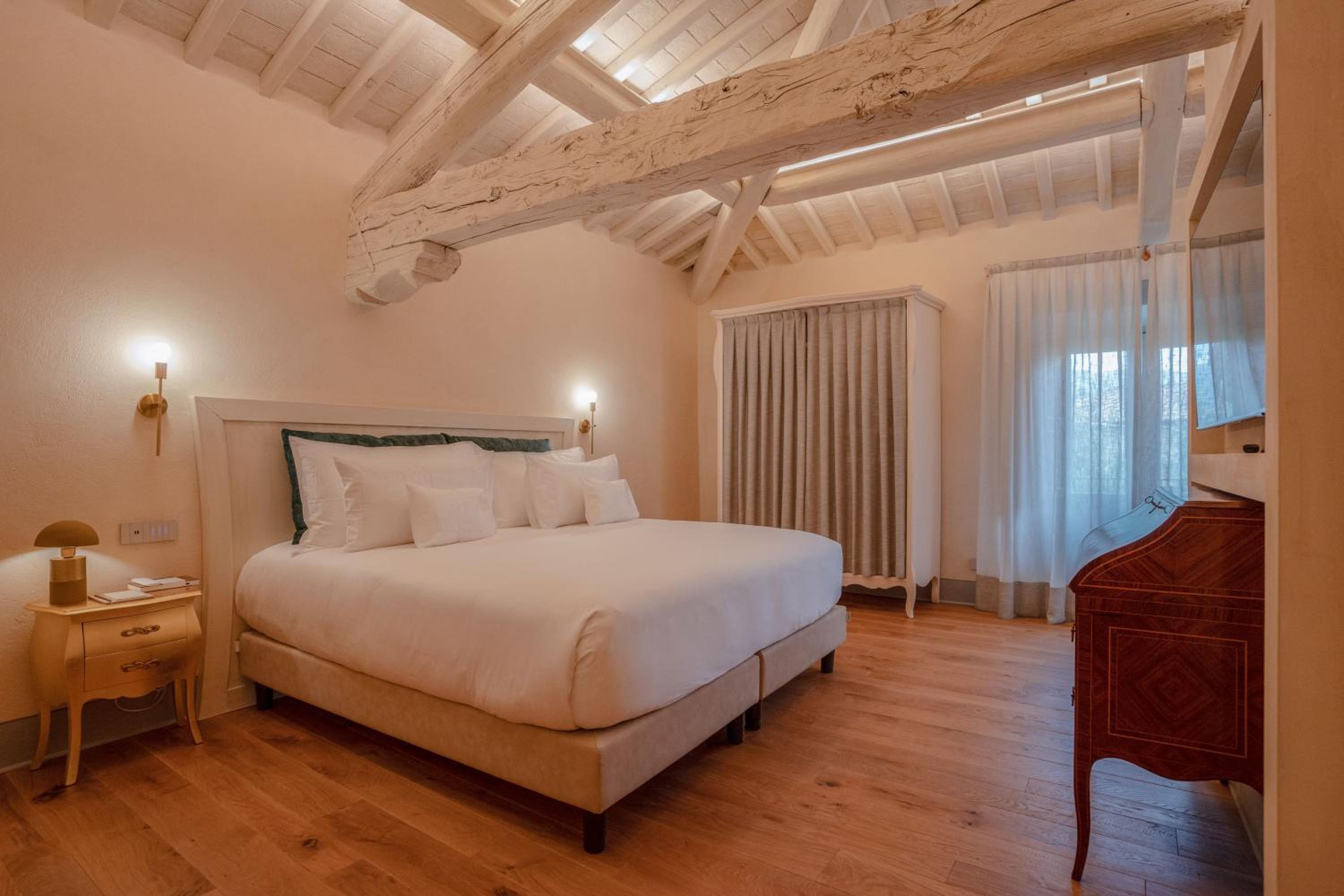 Suite with Private Pool photo 2
