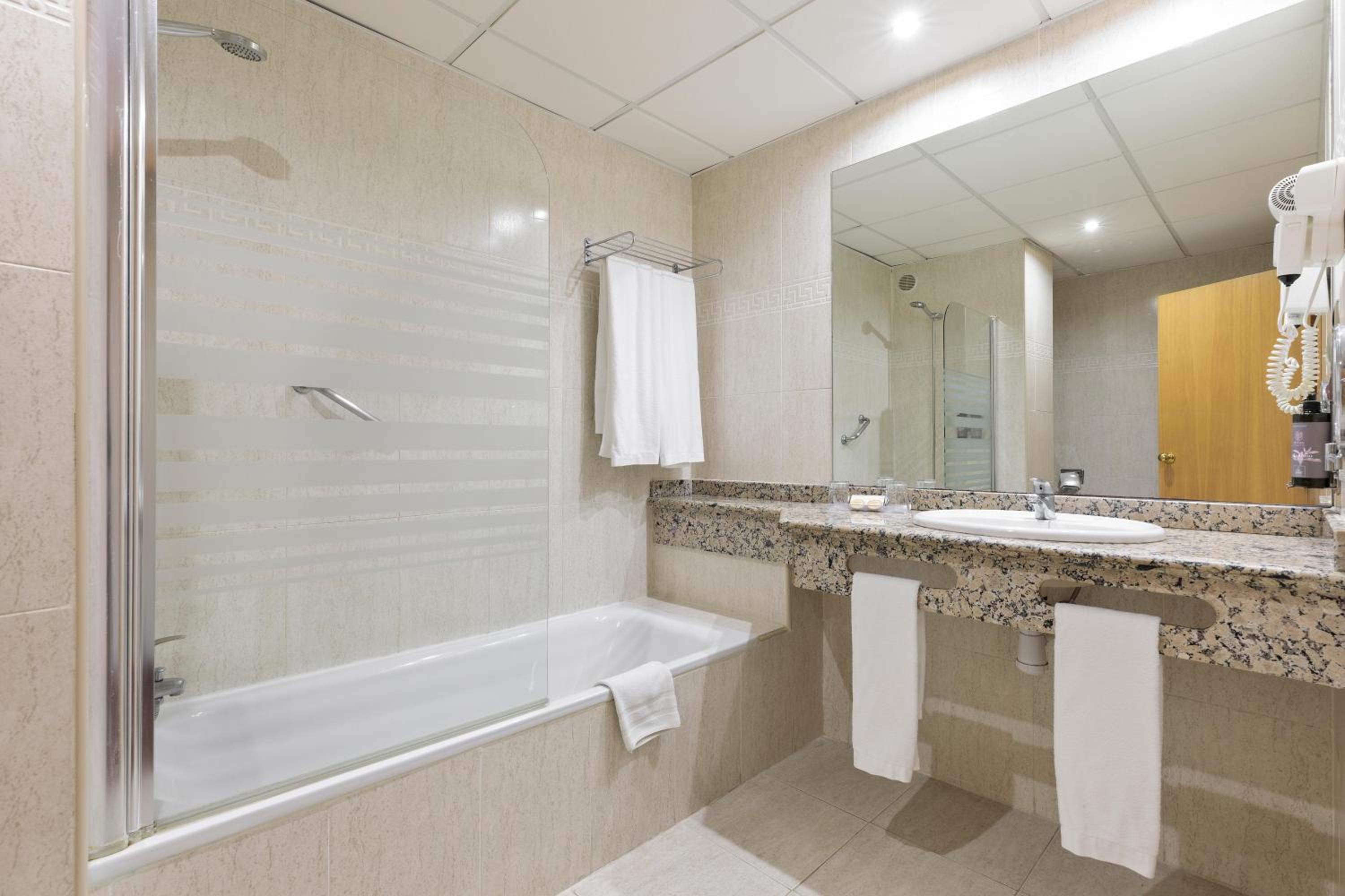 Standard Double Room Side Sea View (2 adults) - Photo 3