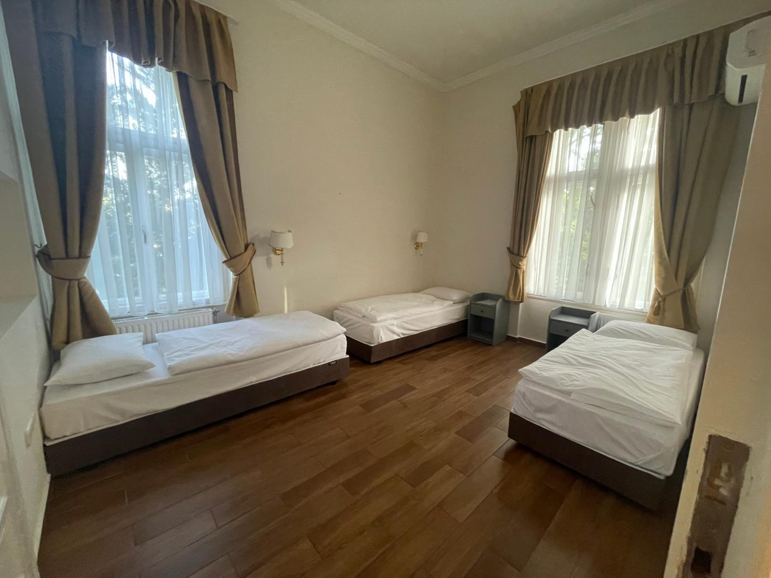 Triple Room - Photo 2