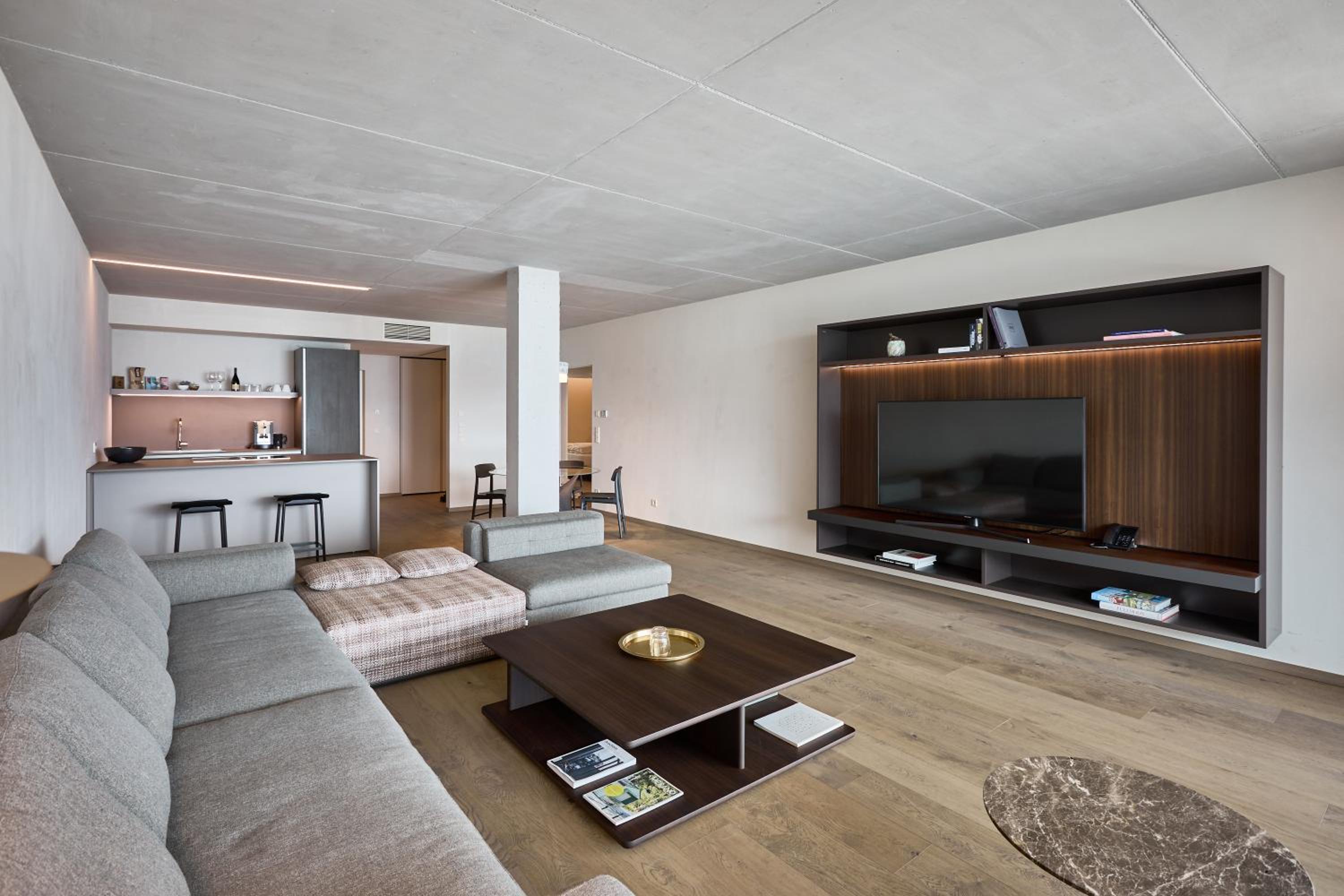 Deluxe Two-Bedroom Apartment with Garden View
