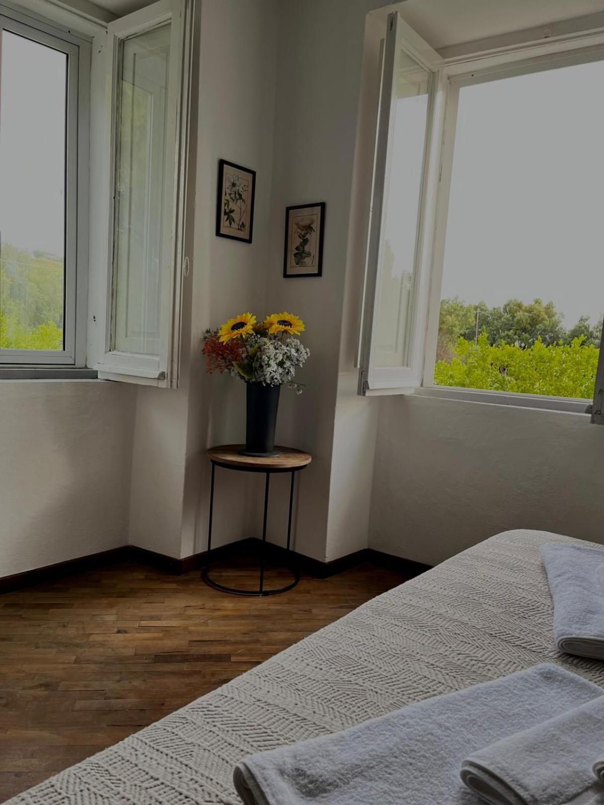 Double Room with Private Bathroom - Photo 36