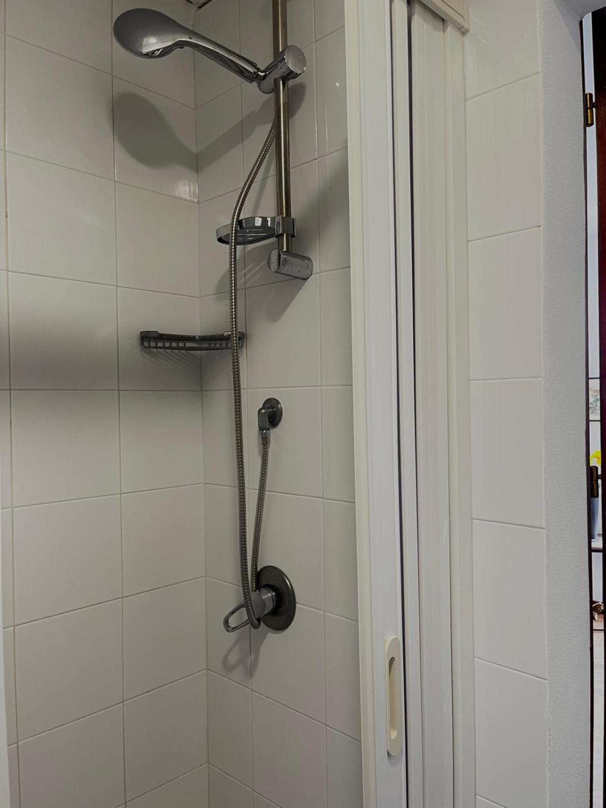 Double Room - Photo 17