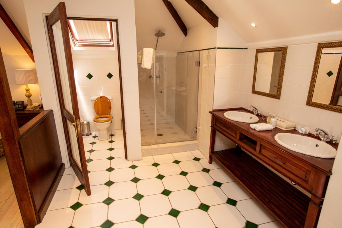 Executive Suite - Photo 3