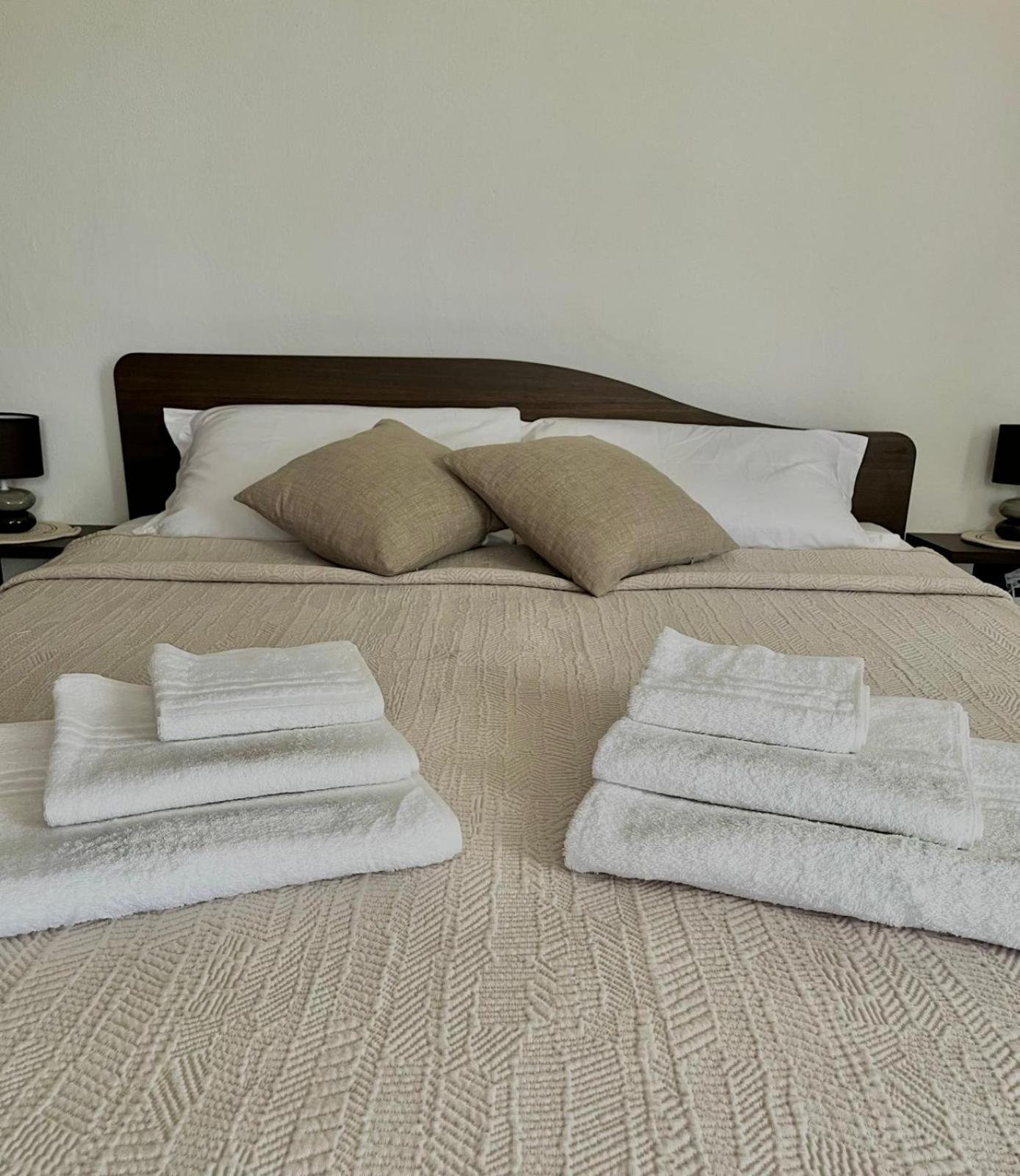 Double Room with Private Bathroom - Photo 21
