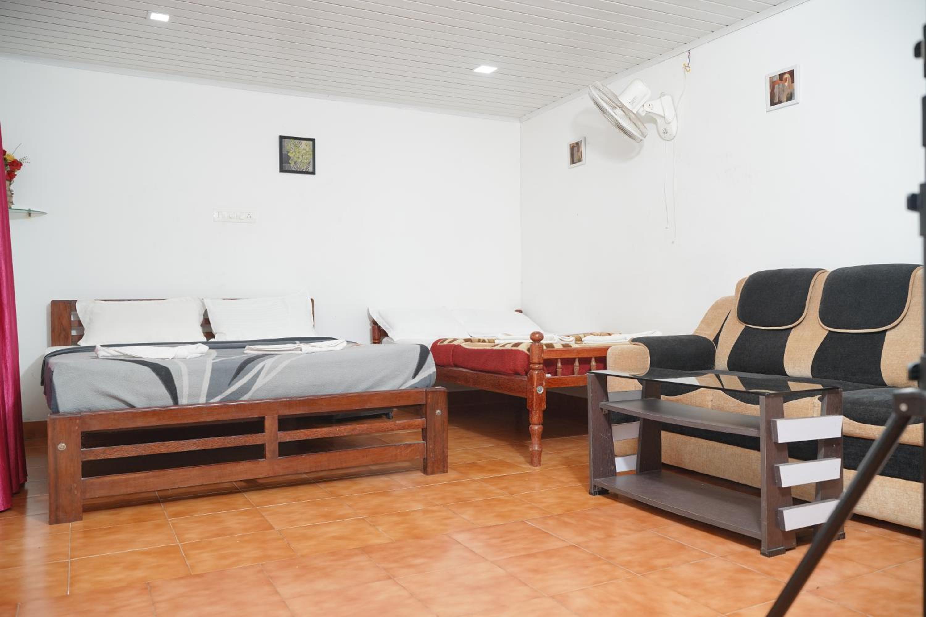 Deluxe King Room photo 1