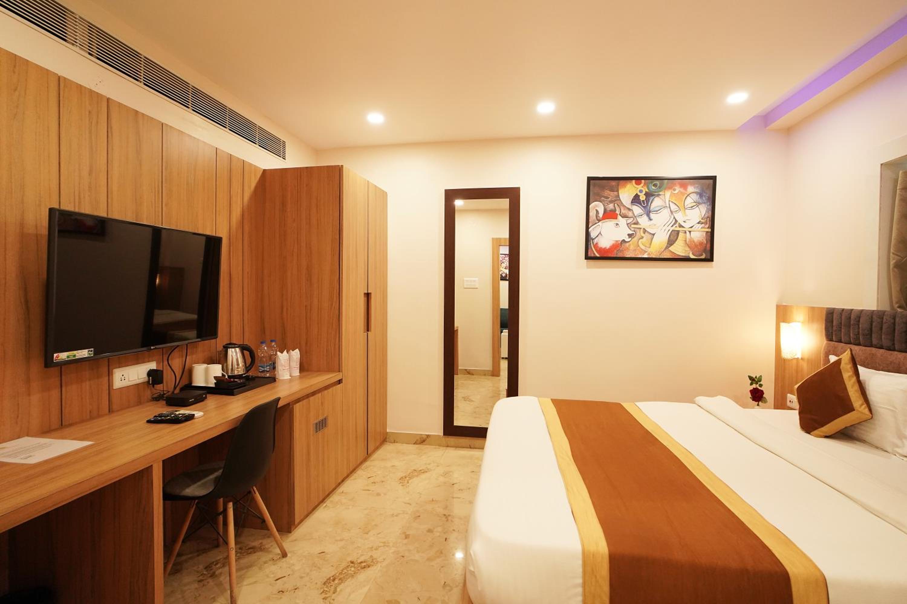 Suite - Photo 5