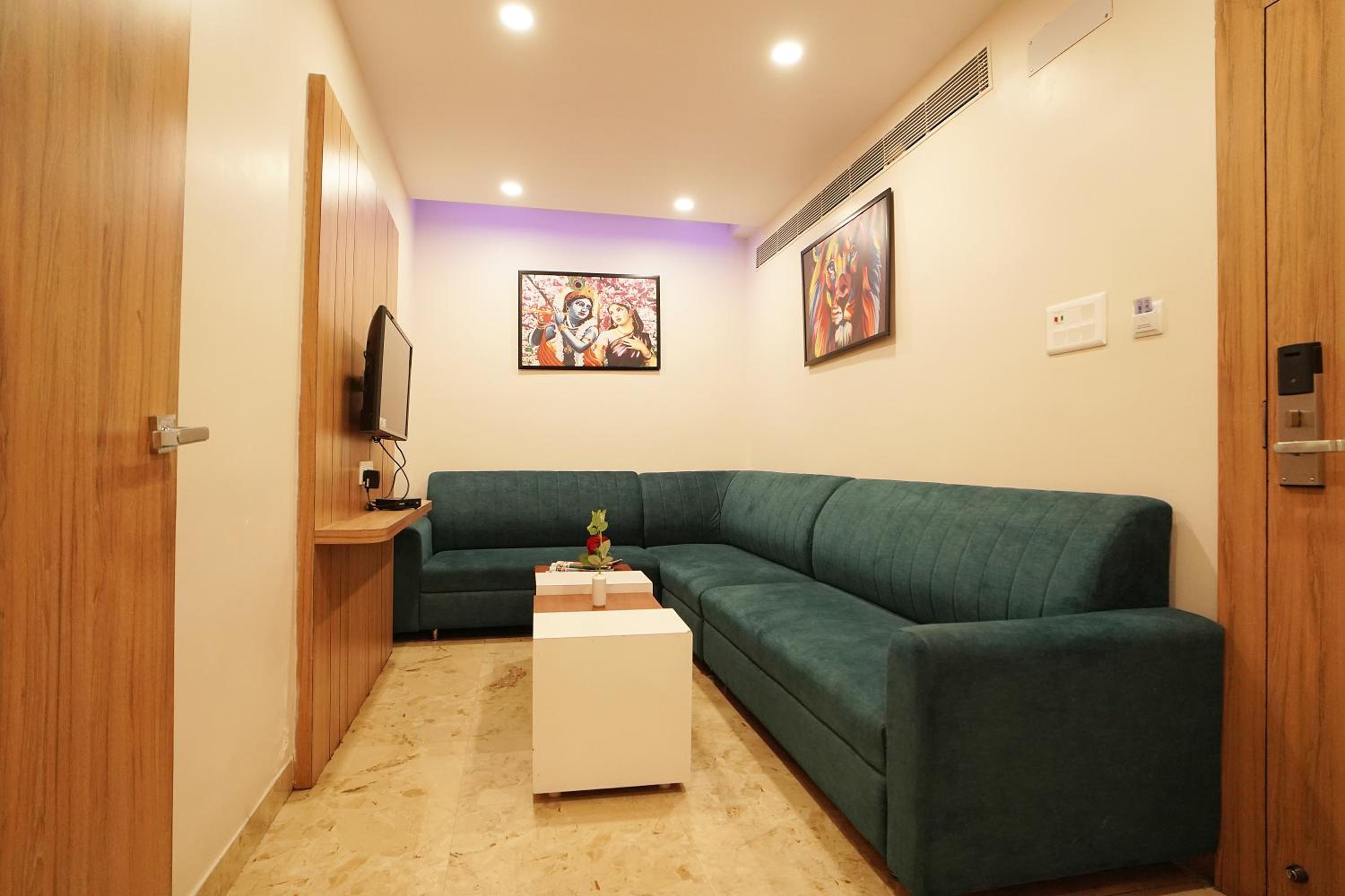 Suite - Photo 6