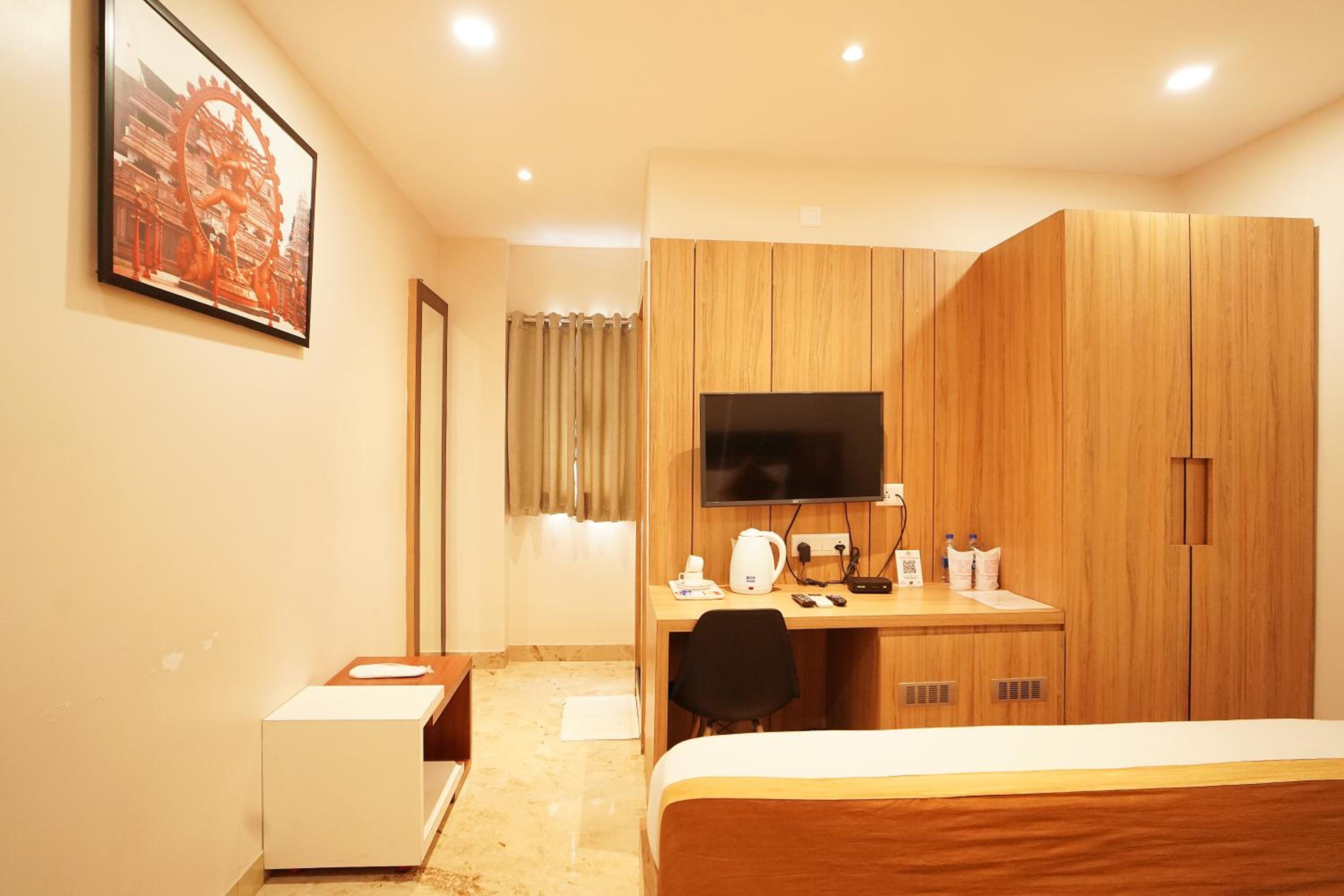 Deluxe Room - Photo 6