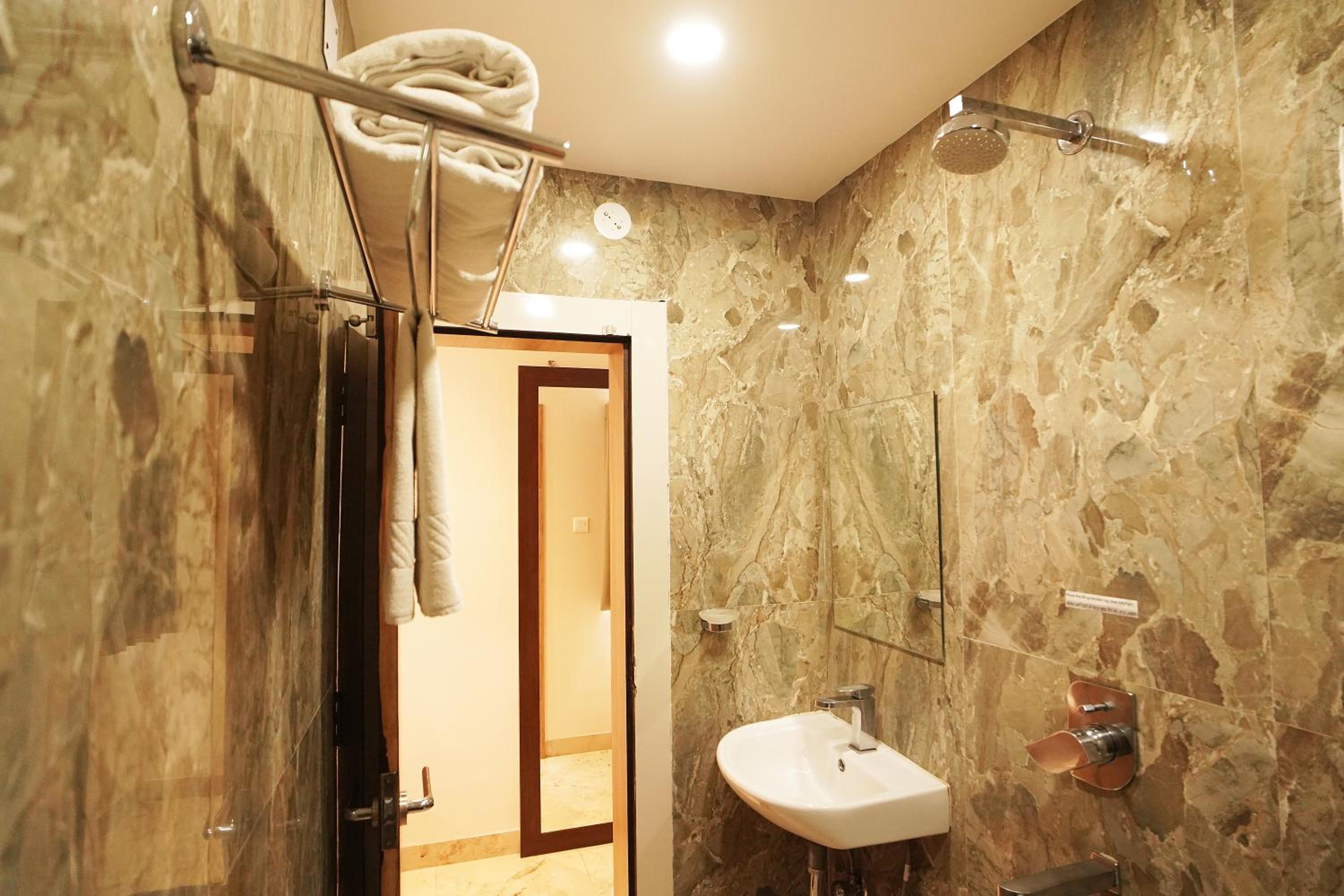 Deluxe Room - Photo 2