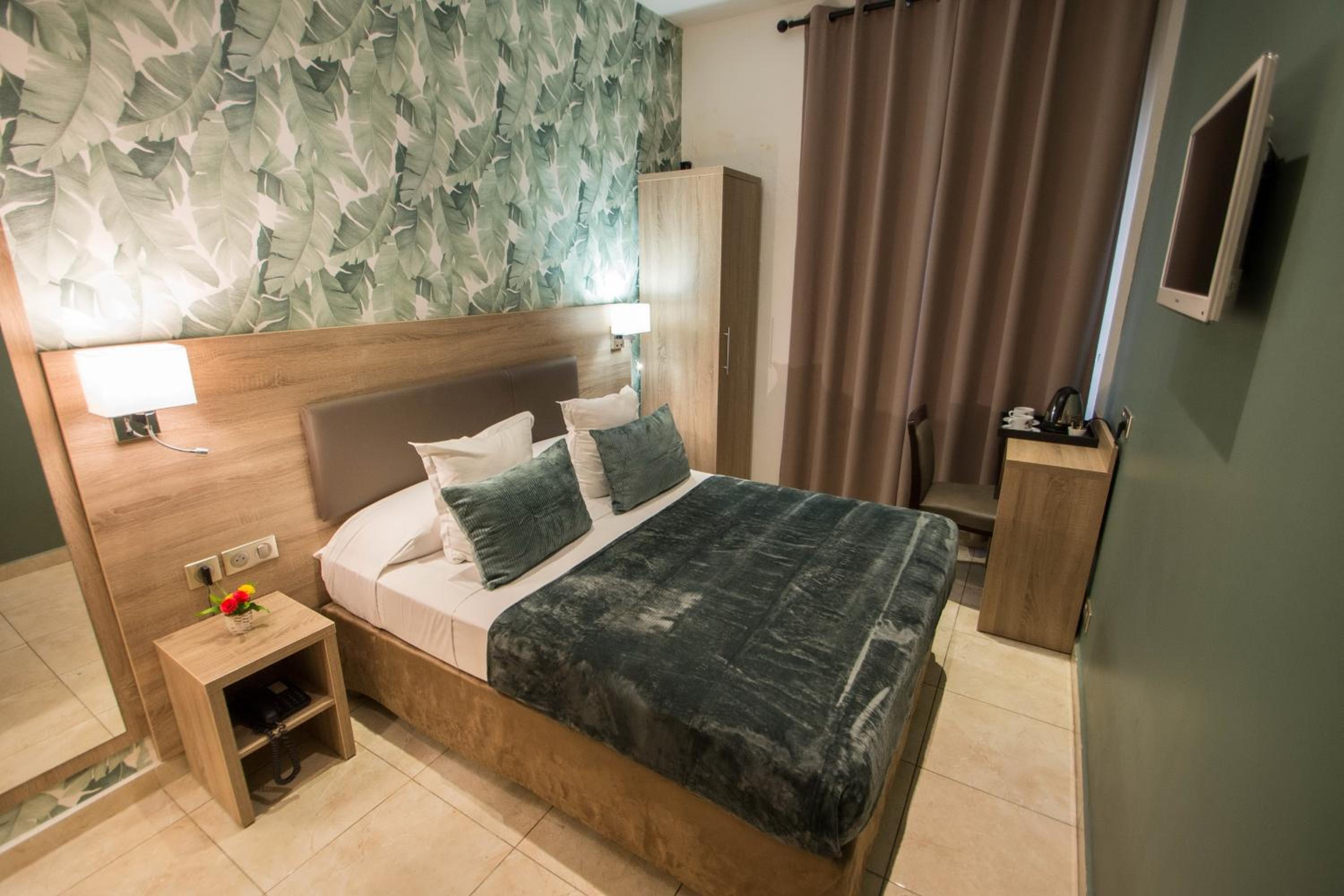 Double Room - Photo 2