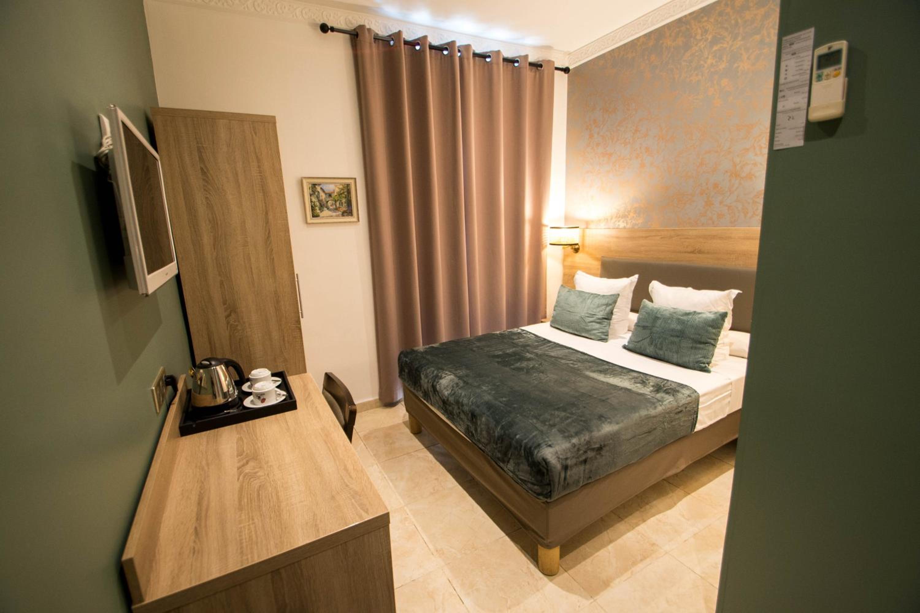Double Room - Photo 4