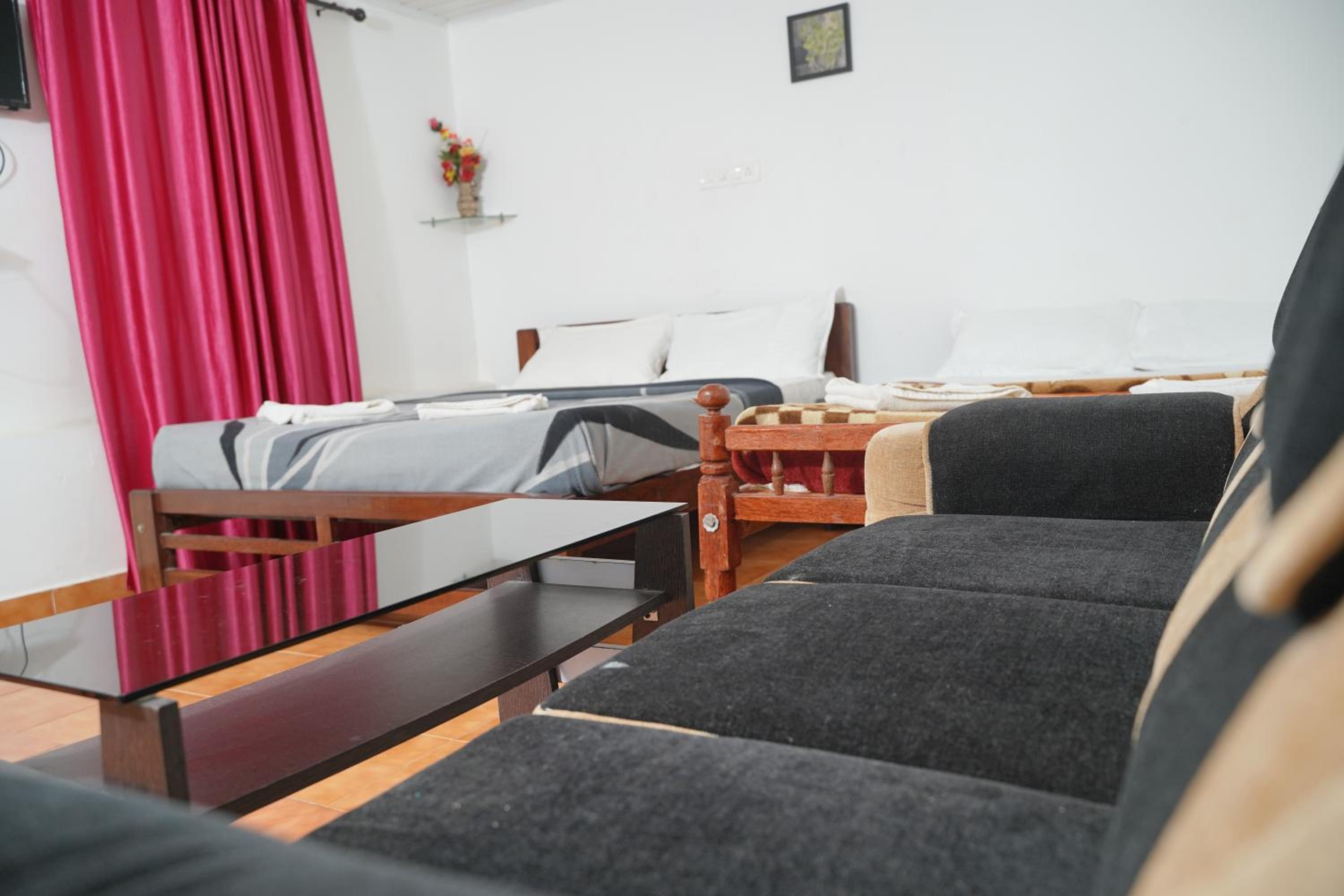 Deluxe King Room photo 2