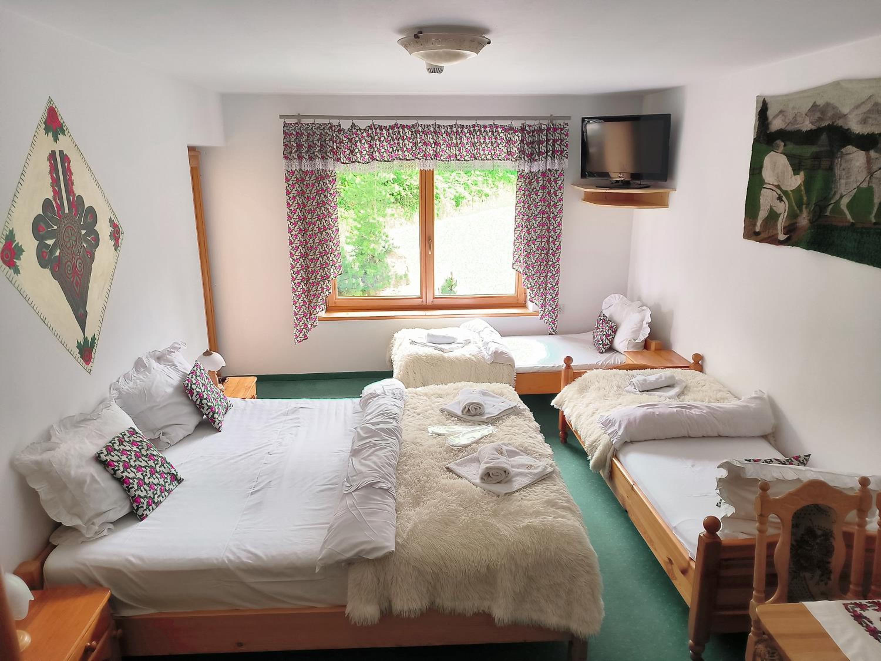 Quadruple Room - Photo 4