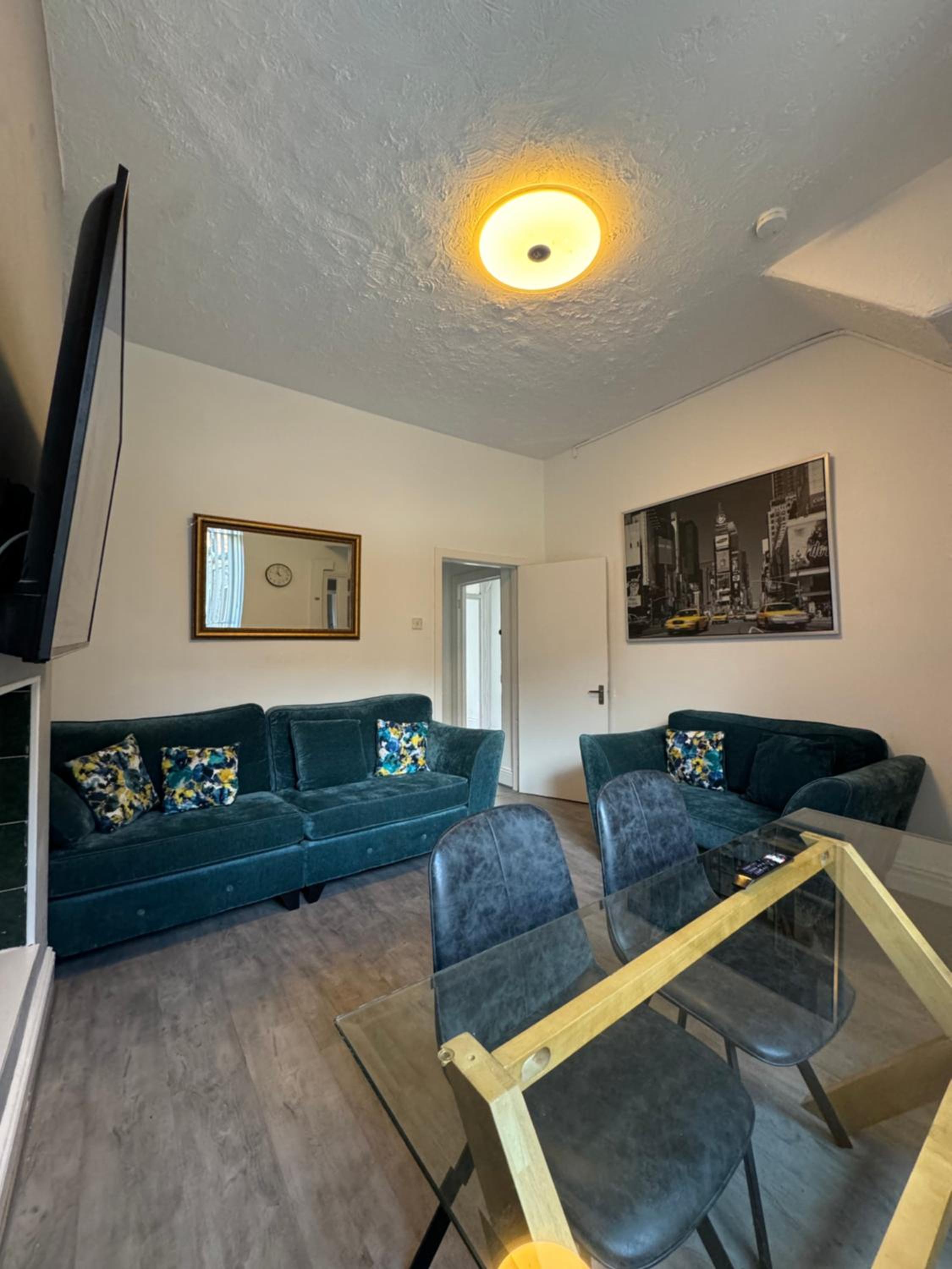 Four-Bedroom House photo 1