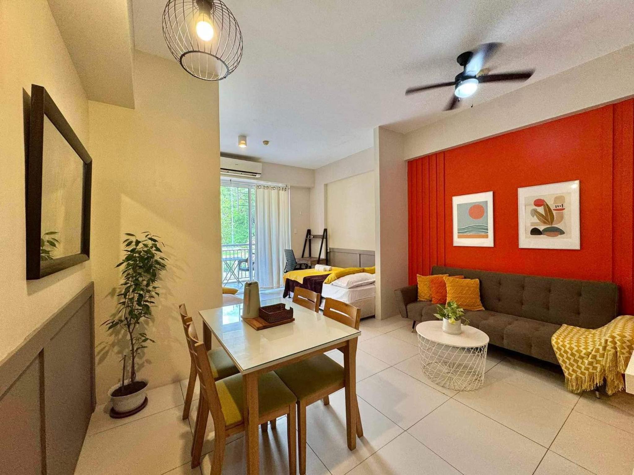 Family Room photo 1