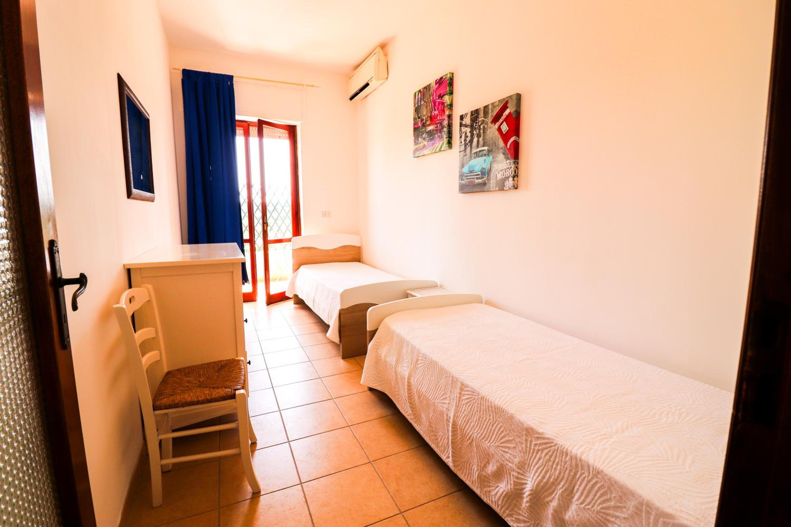 Two-Bedroom Deluxe Apartment with Balcony