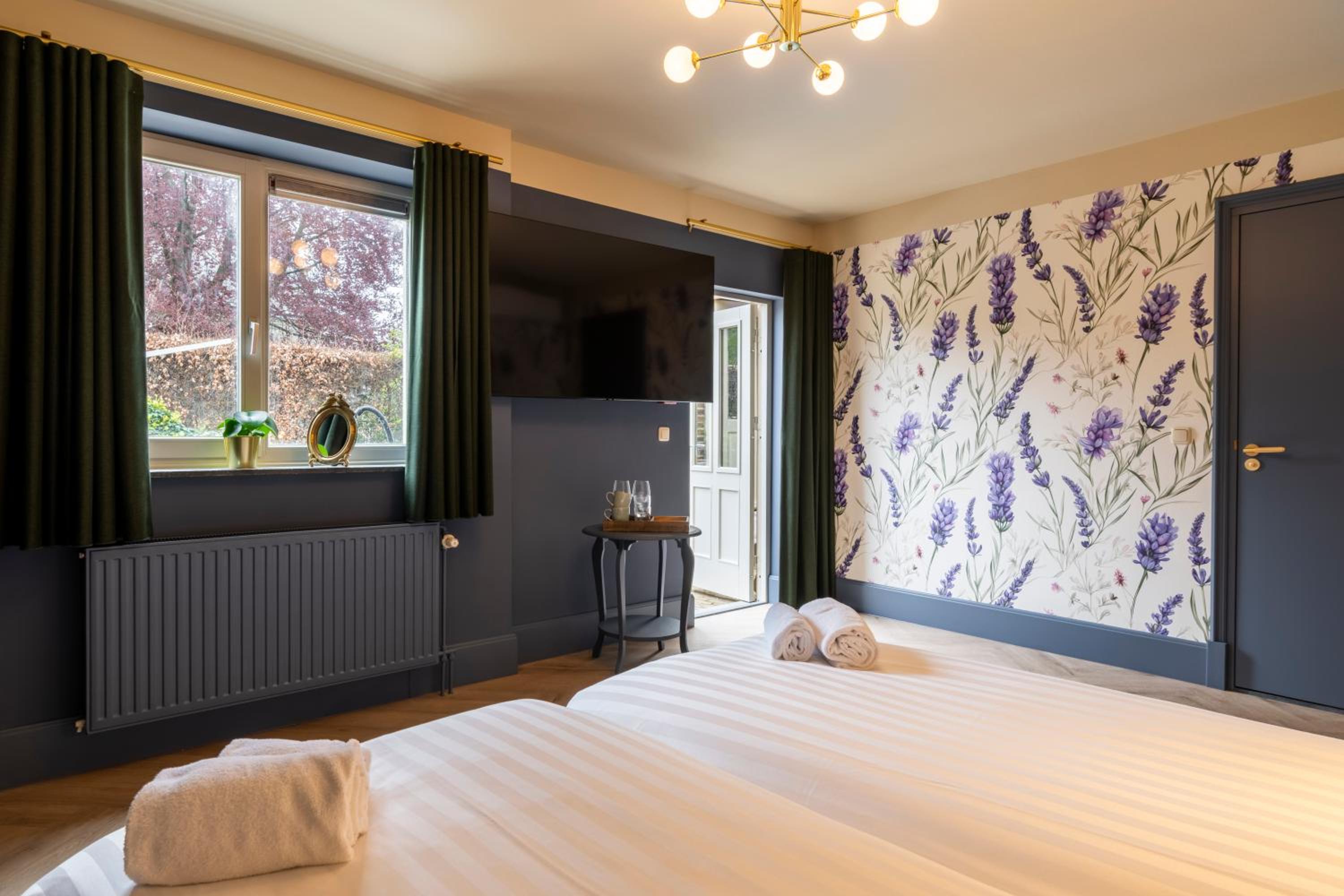 Standard Double Room - Photo 14