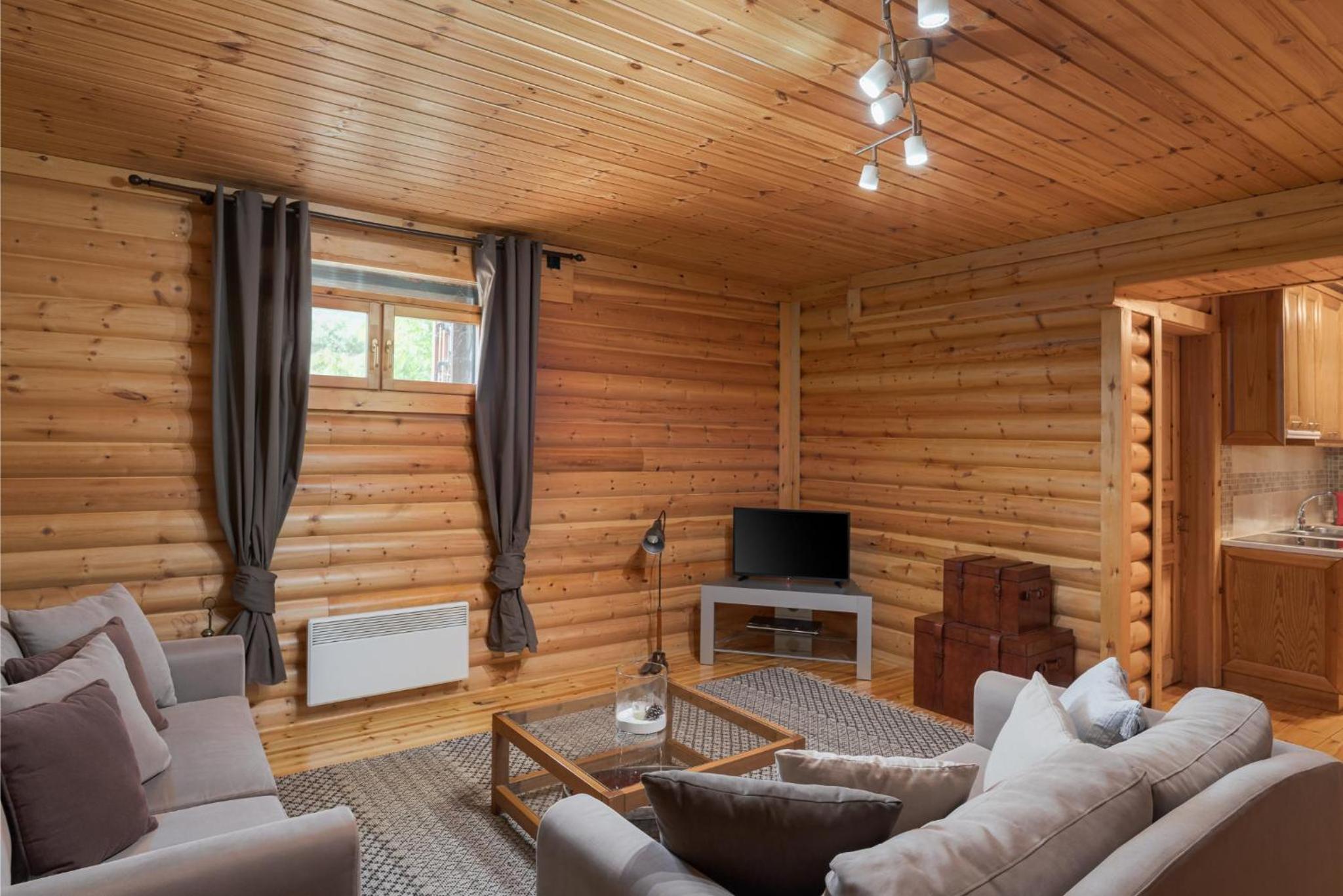 One-Bedroom Apartment - Non-Smoking photo 1