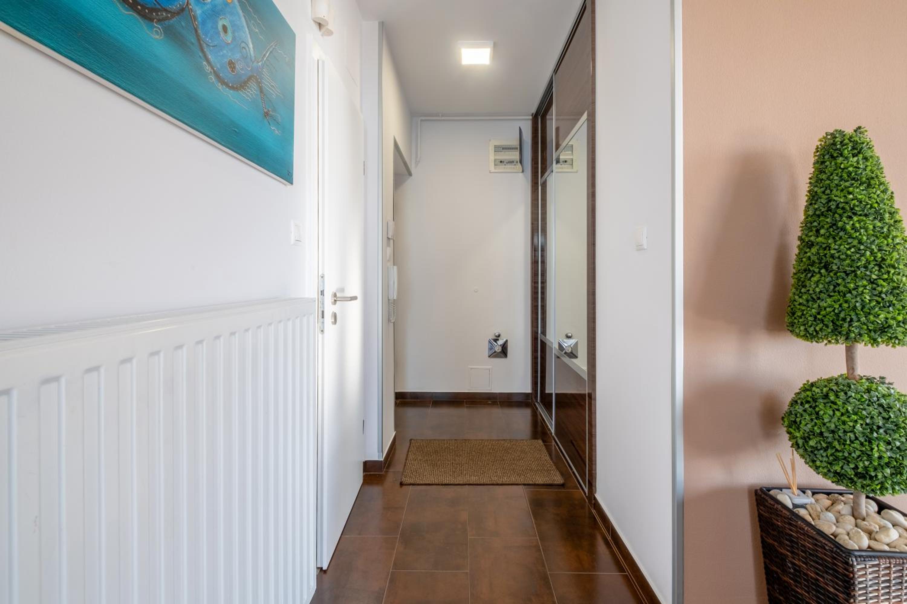 Two-Bedroom Apartment with Lake View photo 3