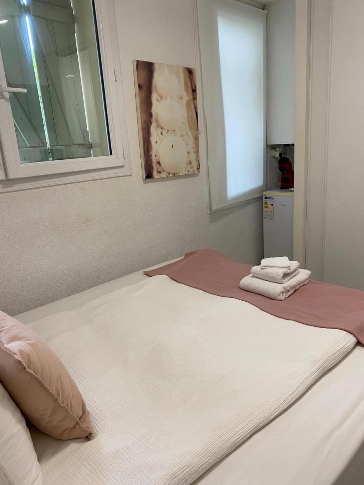 Single Room with Balcony photo 2