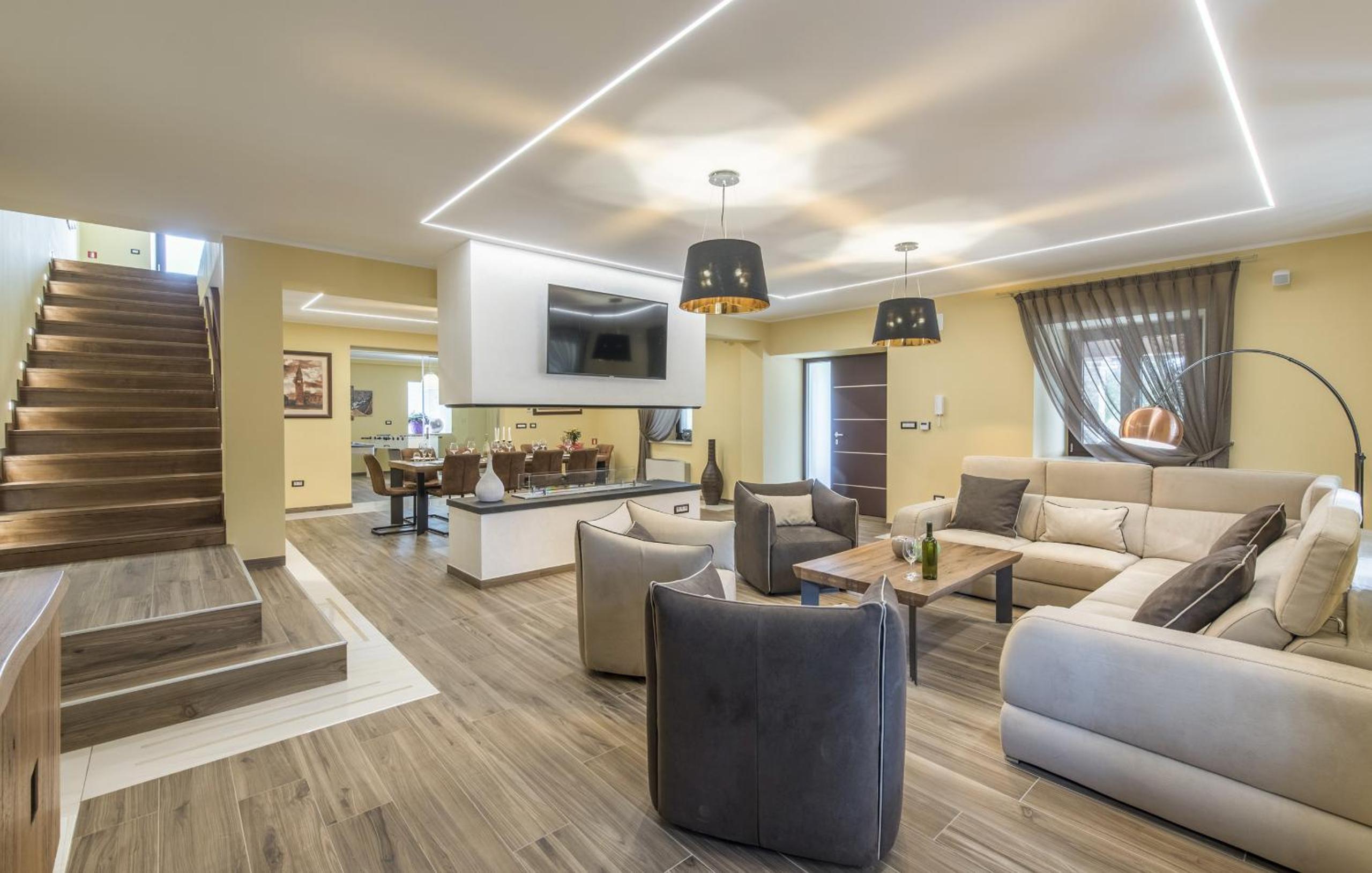 Villa photo 1