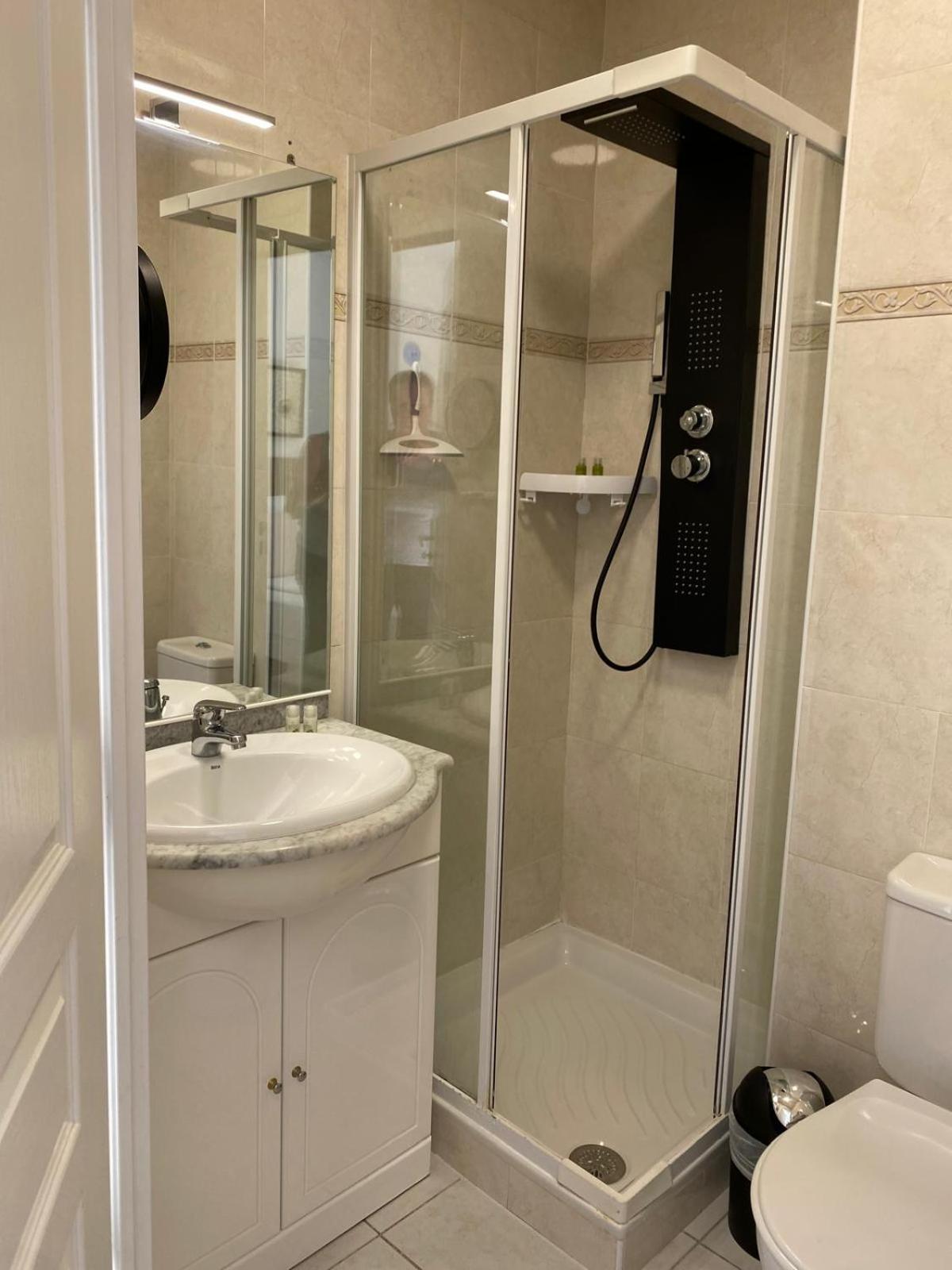 Studio Suite - Photo 19