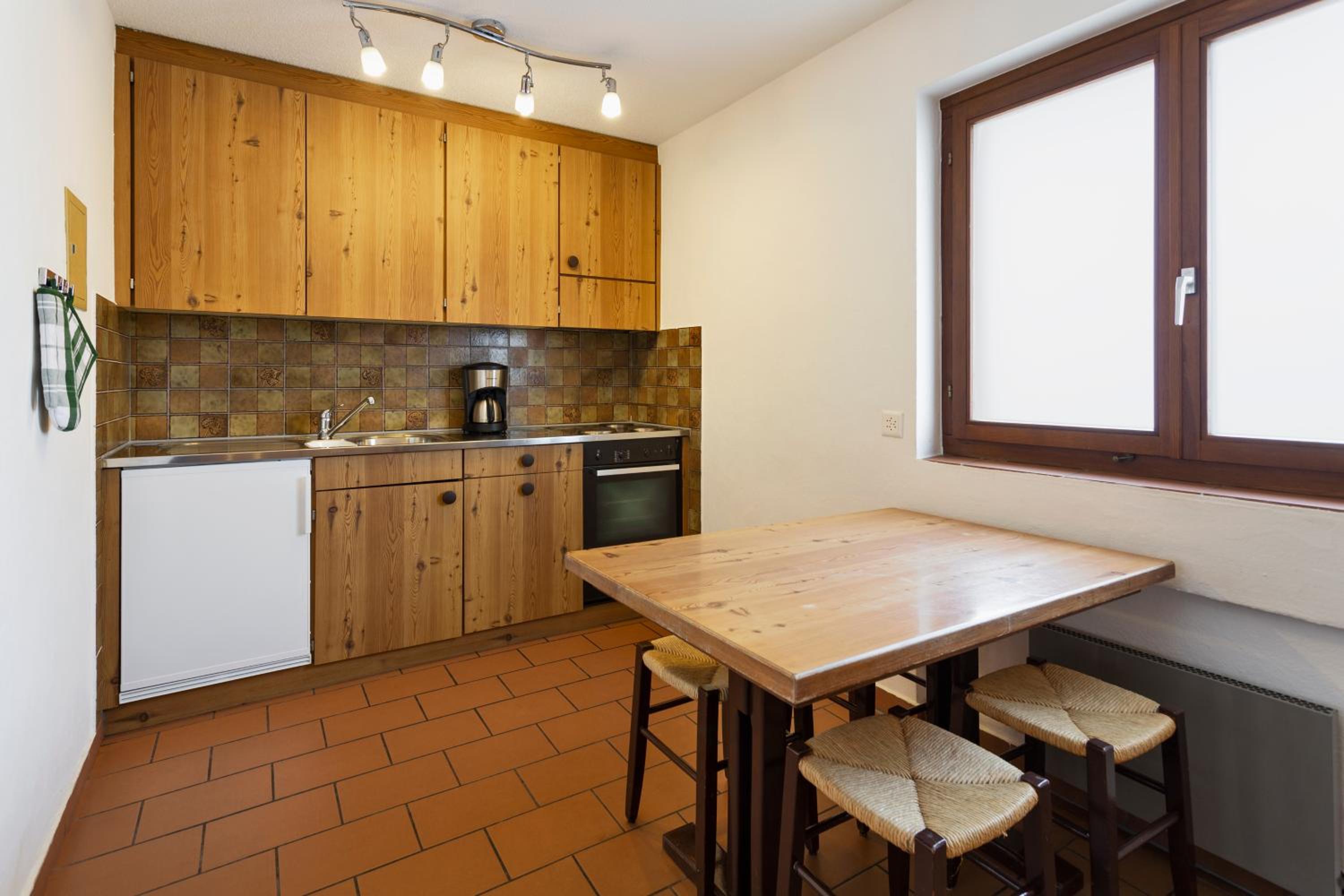 Two-Bedroom Apartment with Mountain View photo 3