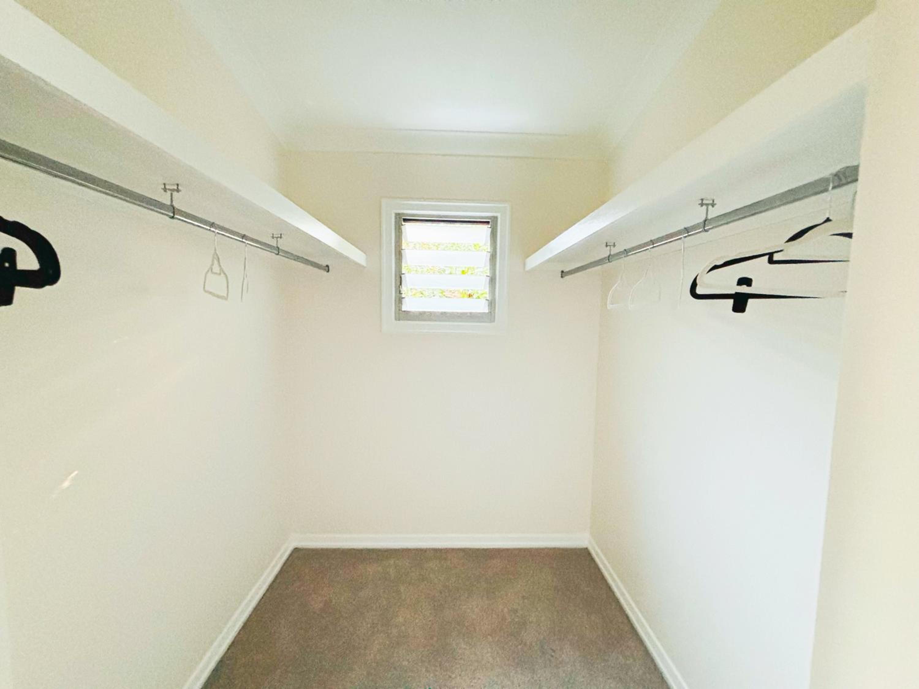 Family Room with Bathroom photo 3