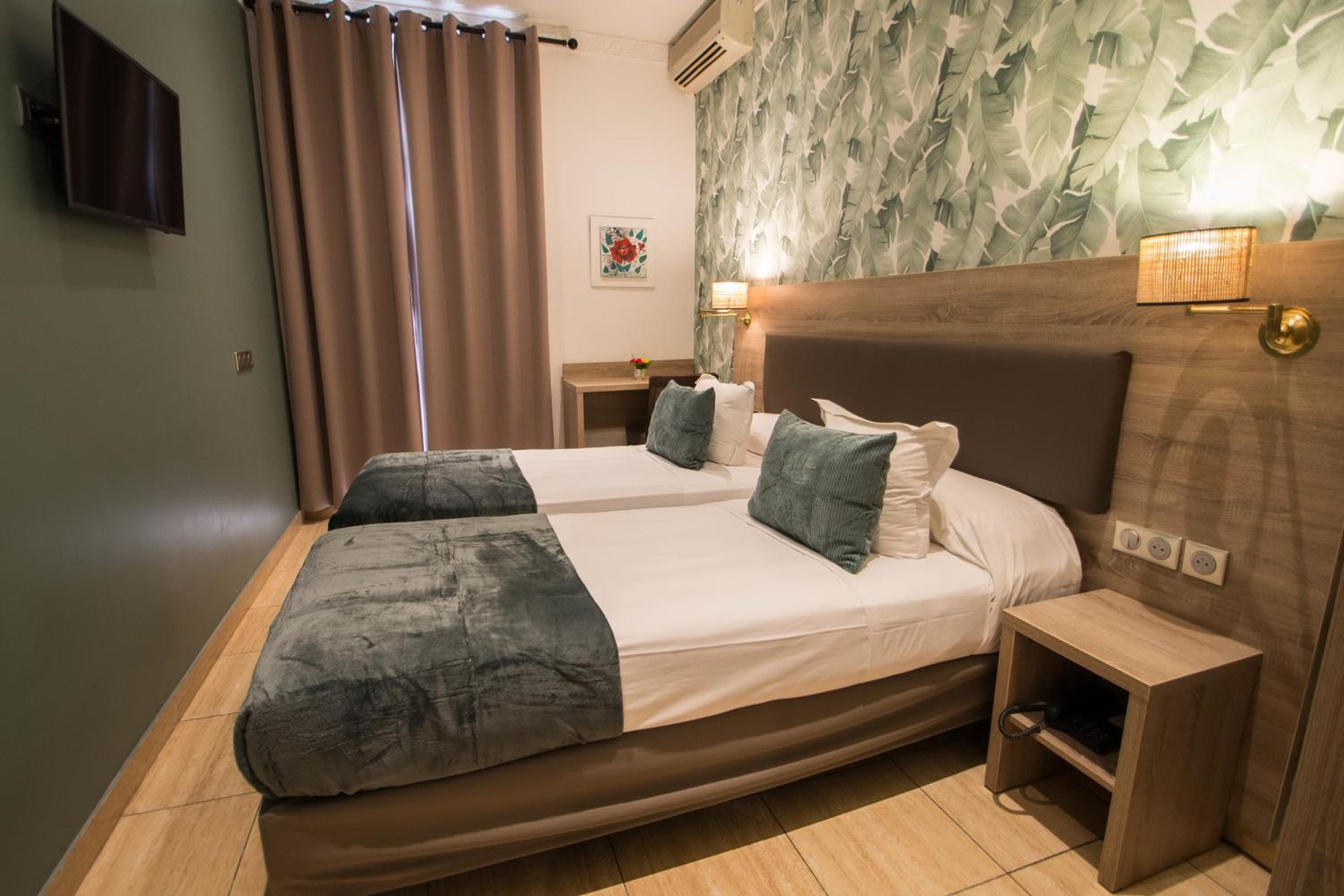 Twin Room - Photo 7