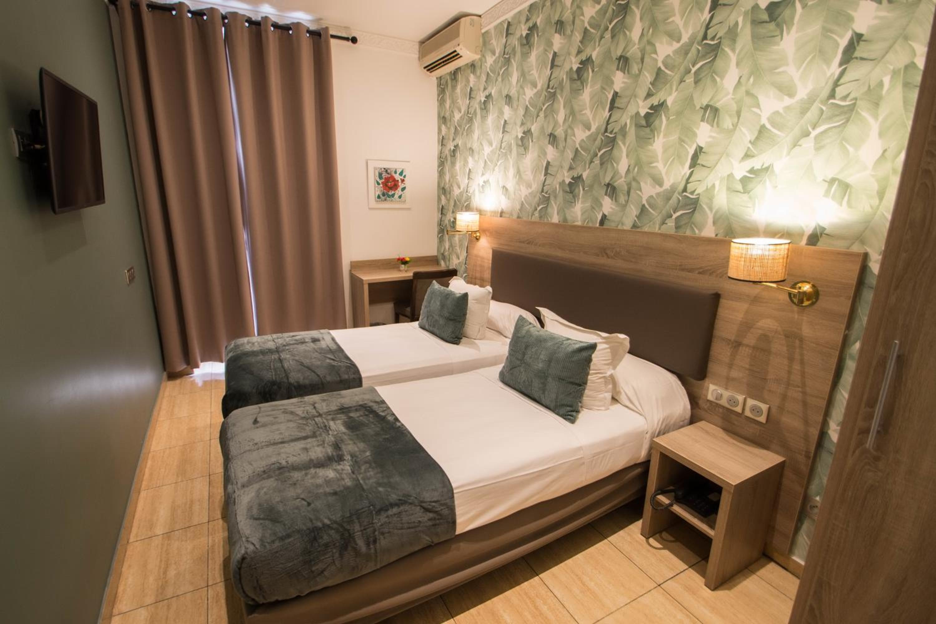 Twin Room - Photo 5