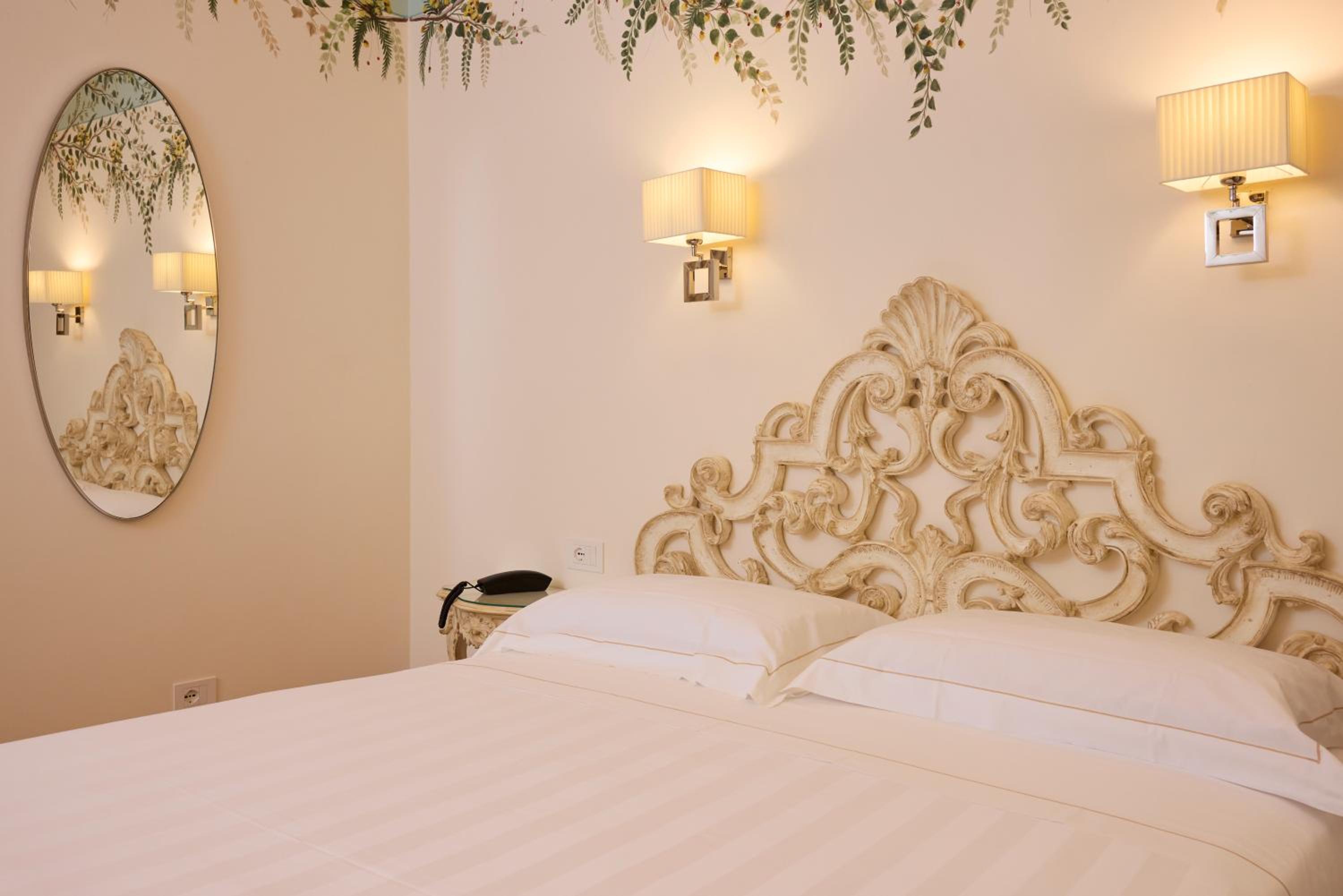 Standard Double or Twin Room in Dependence photo 1