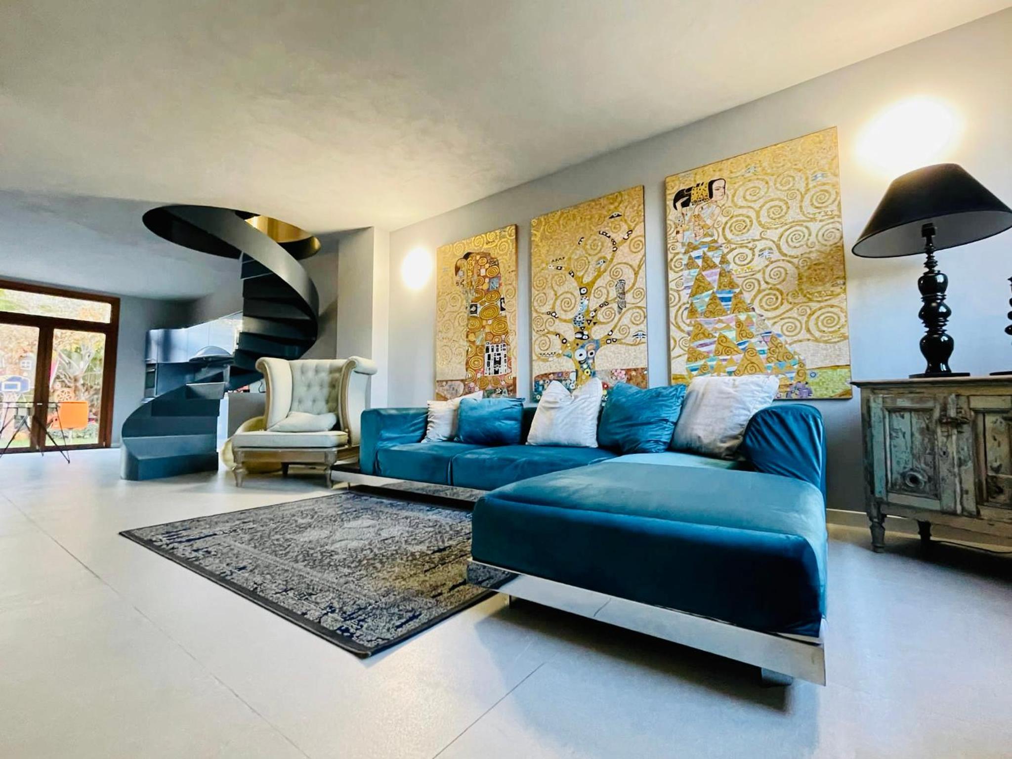 Three-Bedroom Apartment photo 1