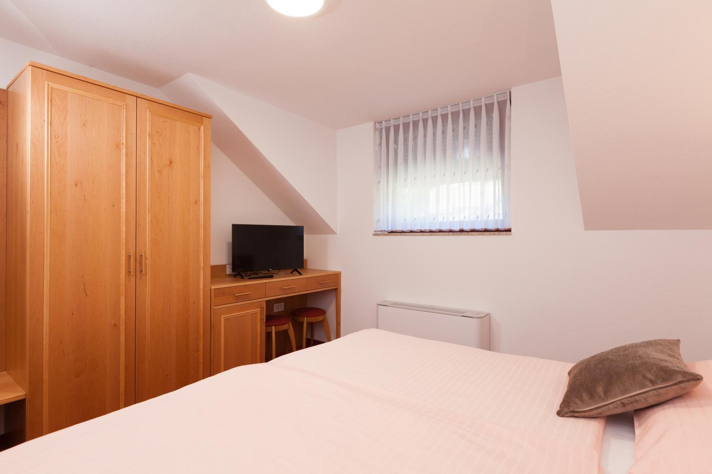 Double Room with Private Bathroom photo 3
