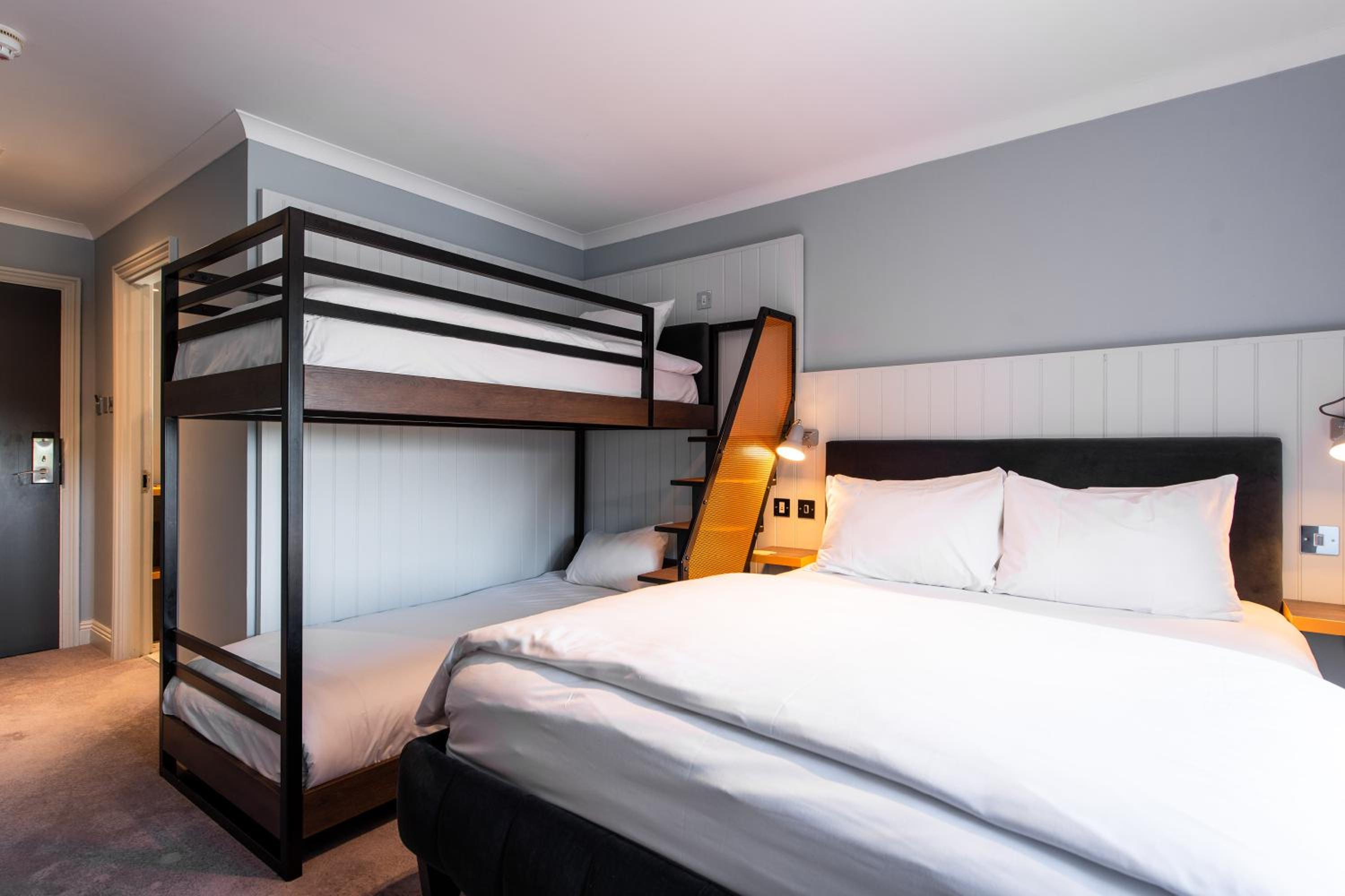 Family Room, 1 Double Bed with Bunk Bed - Photo 3