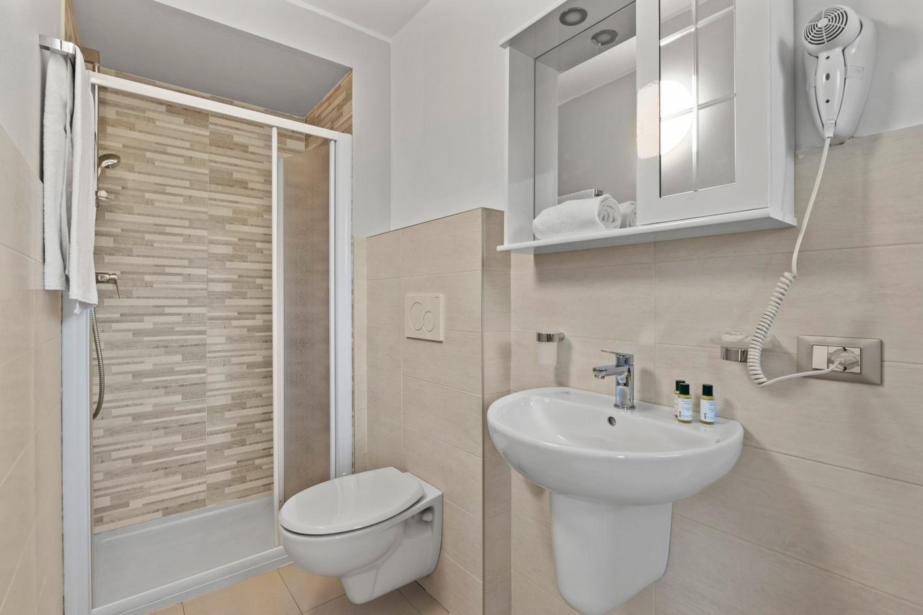 Two-Bedroom Apartment with Balcony (7 people) photo 3