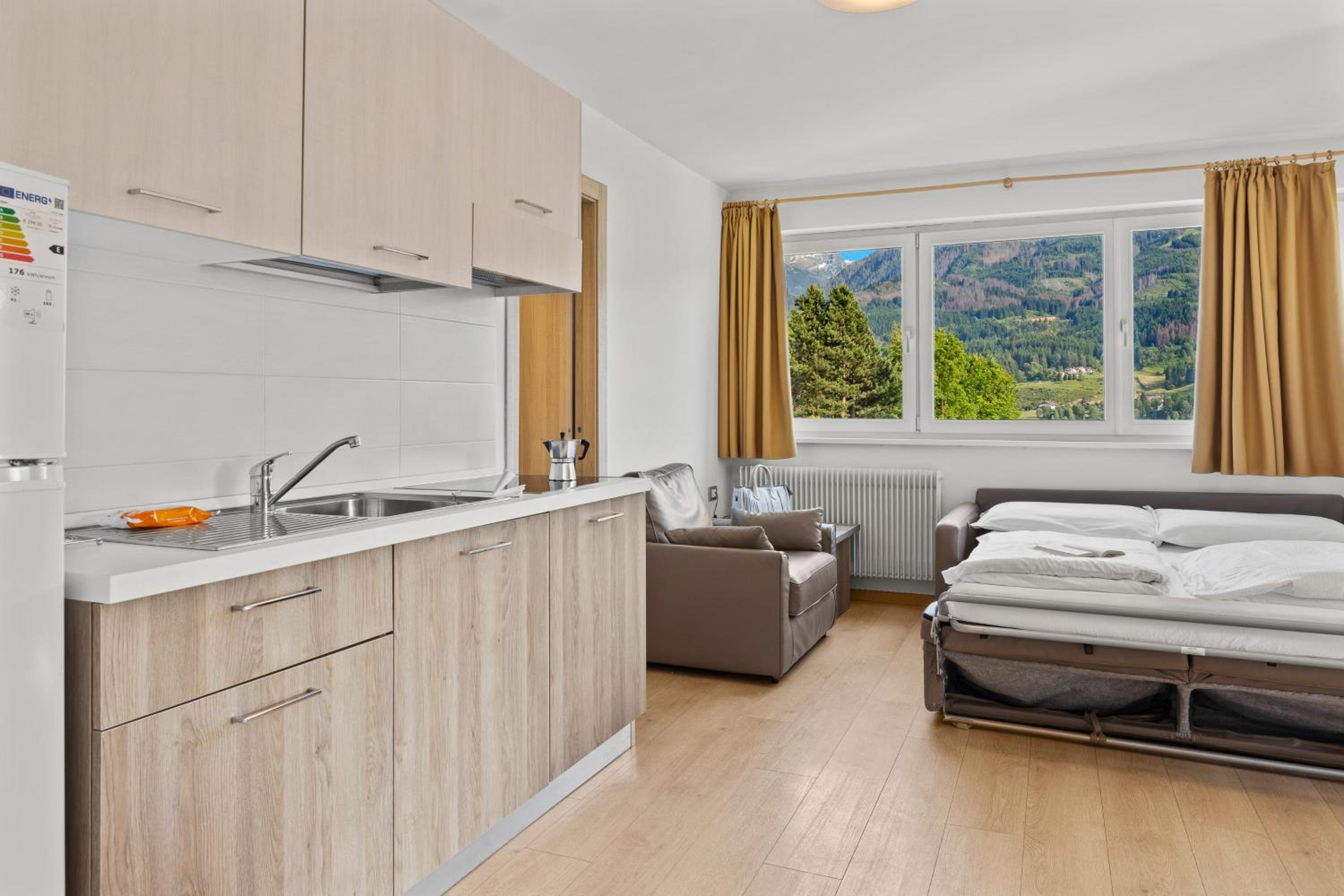 Two-Bedroom Apartment with Balcony (7 people) photo 2