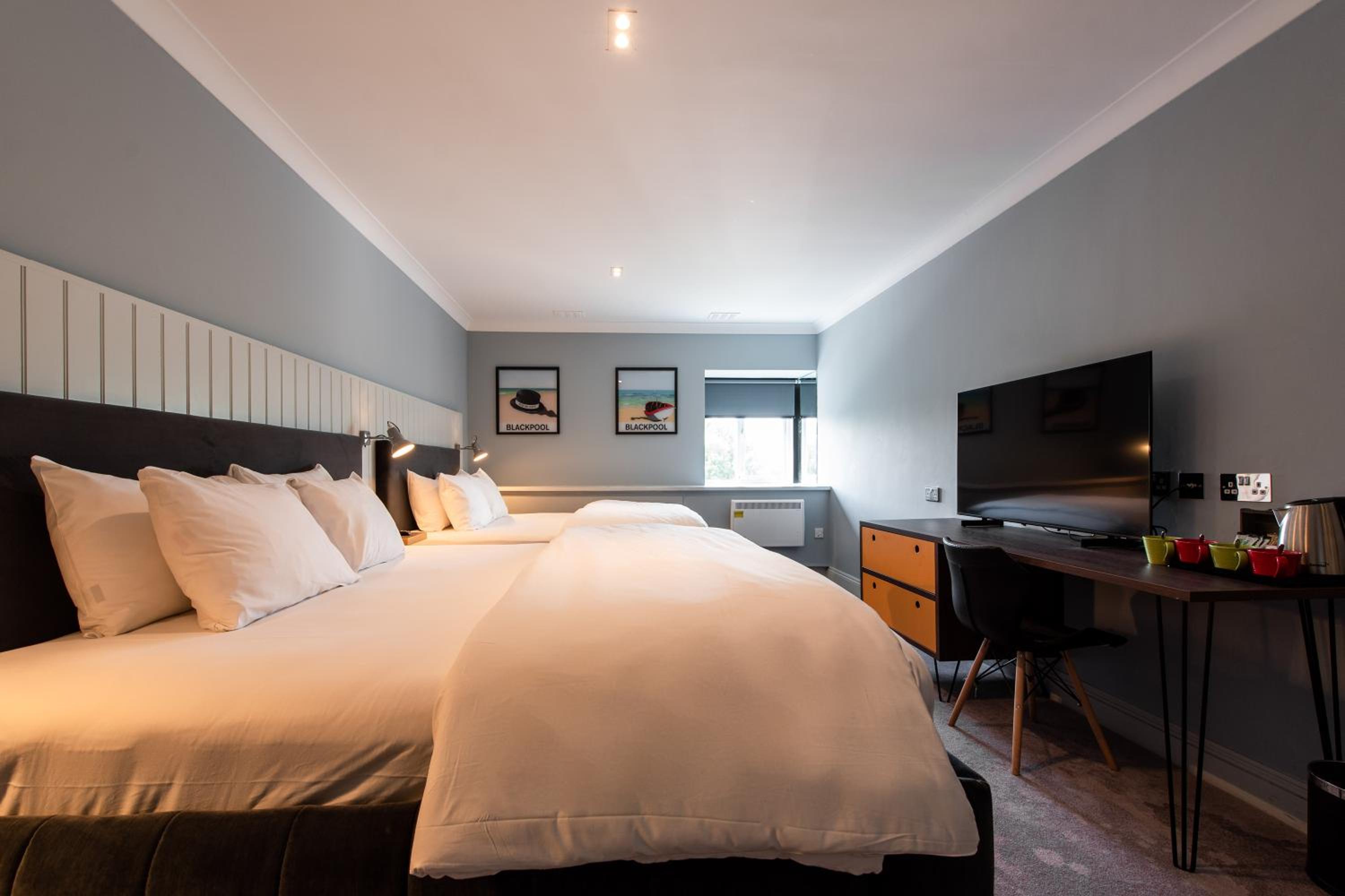 Family Room, 2 Double Beds - Photo 2