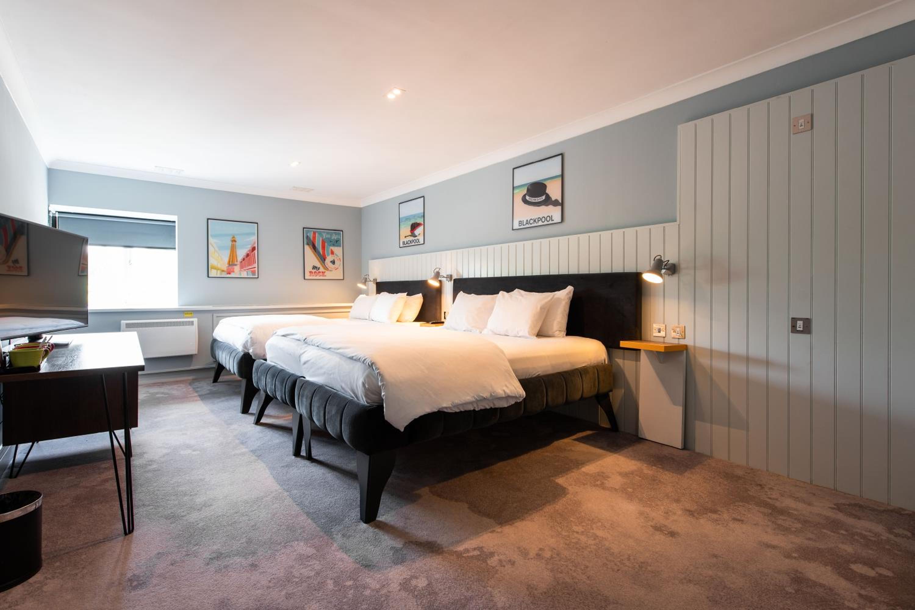 Family Room, 2 Double Beds - Photo 1