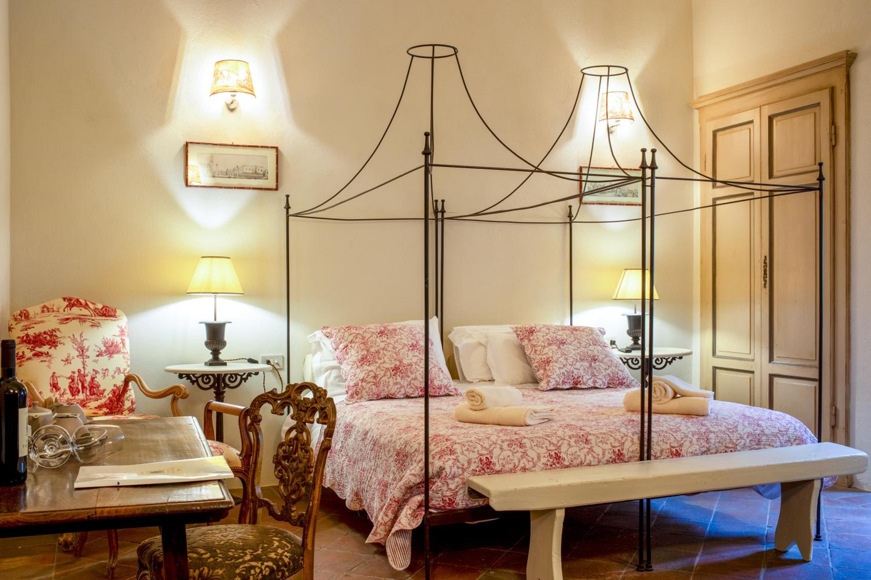 Double Room - Photo 6