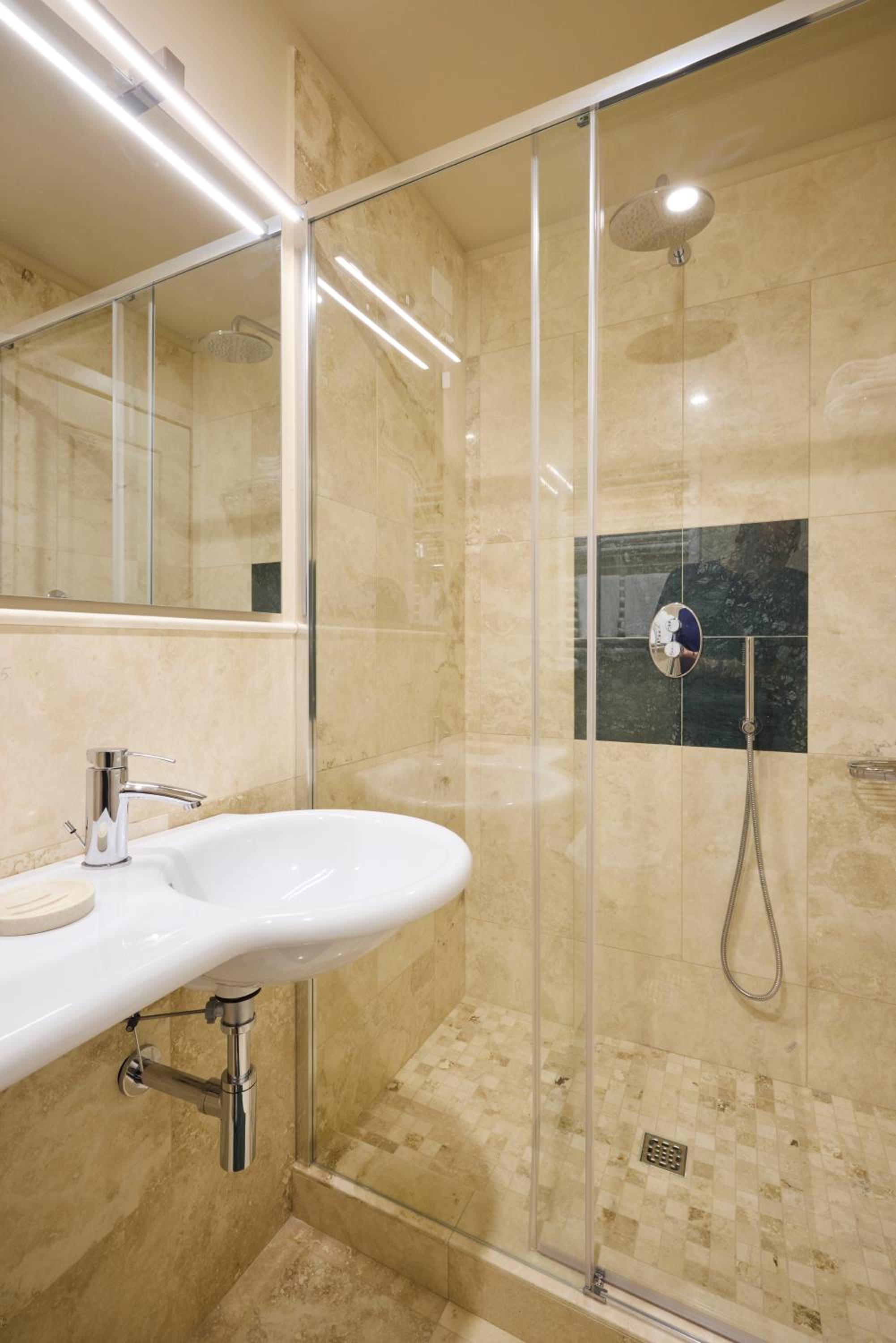 Small Double Room in Dependance photo 3