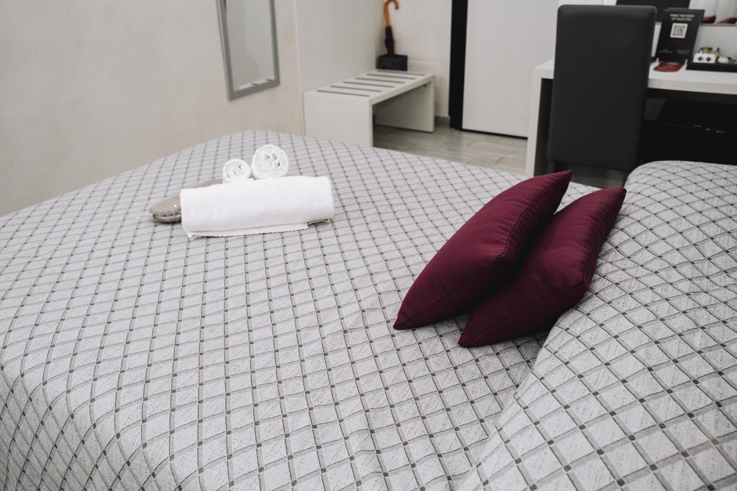 Single Room with Private Bathroom photo 3
