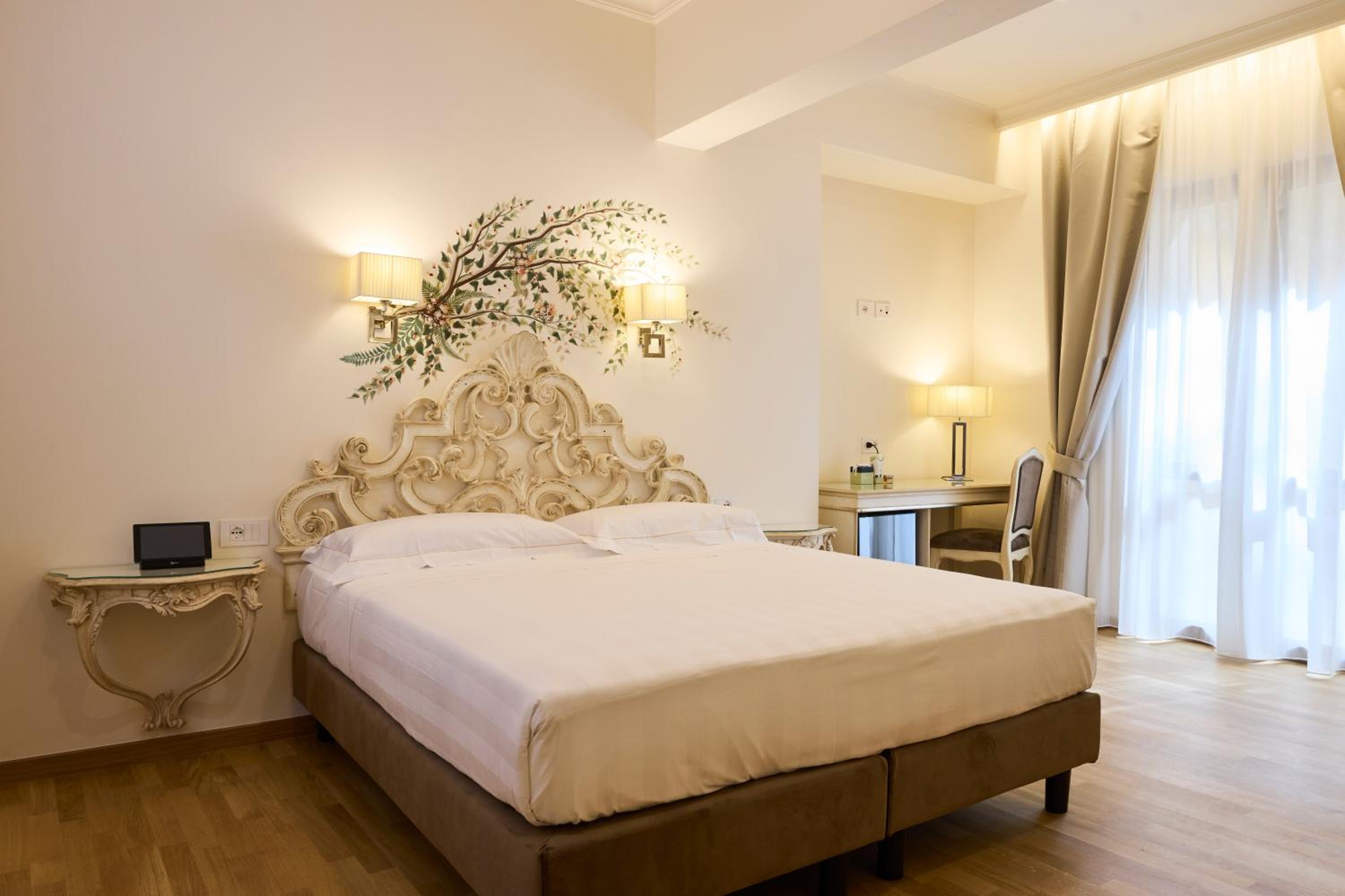 Superior Double or Twin Room in Dependence photo 1