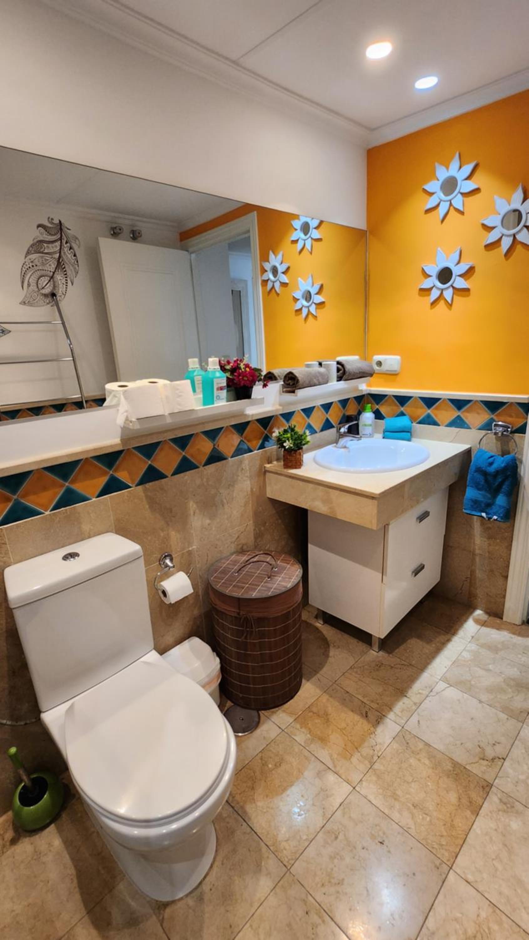 One-Bedroom Apartment - Photo 36