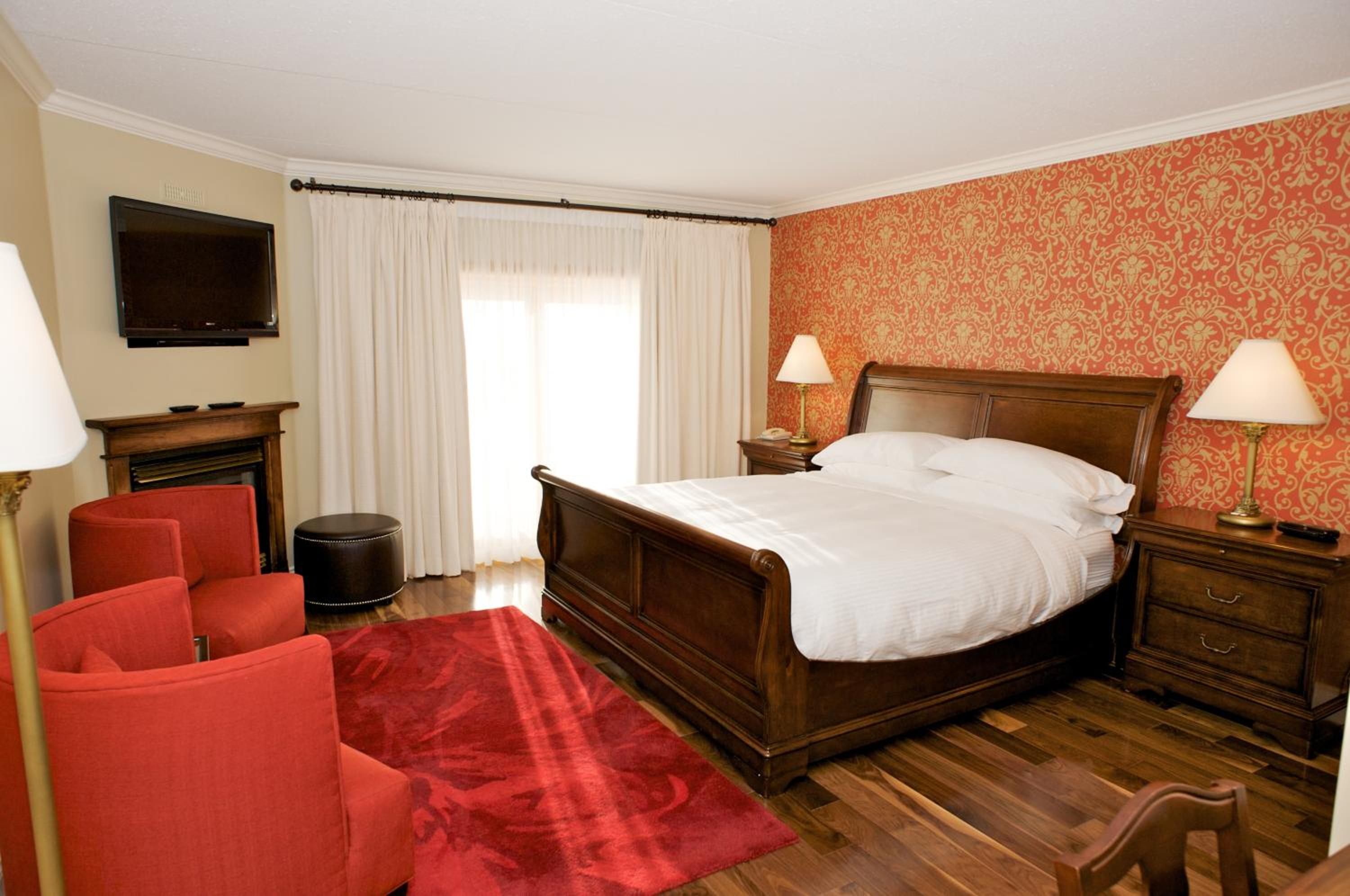 Superior King Room with Lake View photo 3