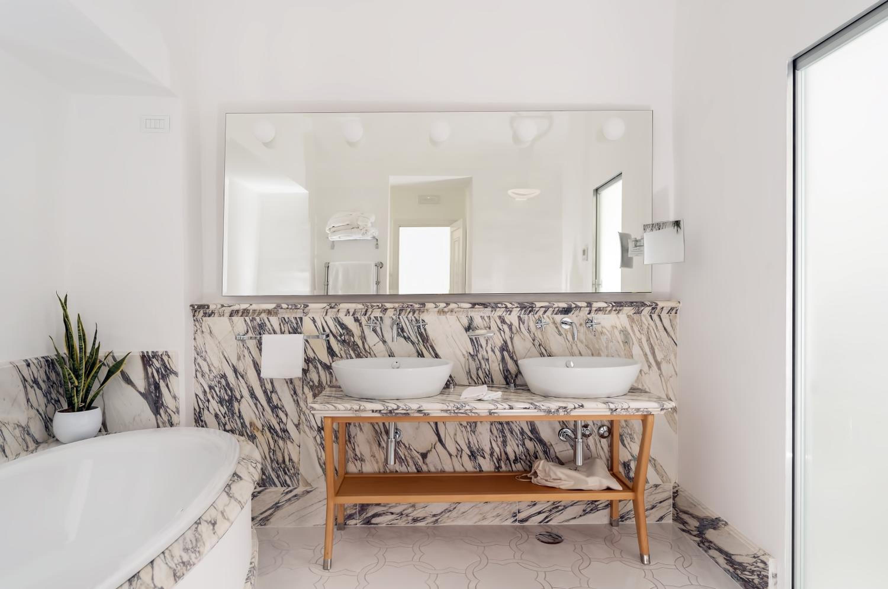 Casa Marchesa Junior Suite (Non Smoking)