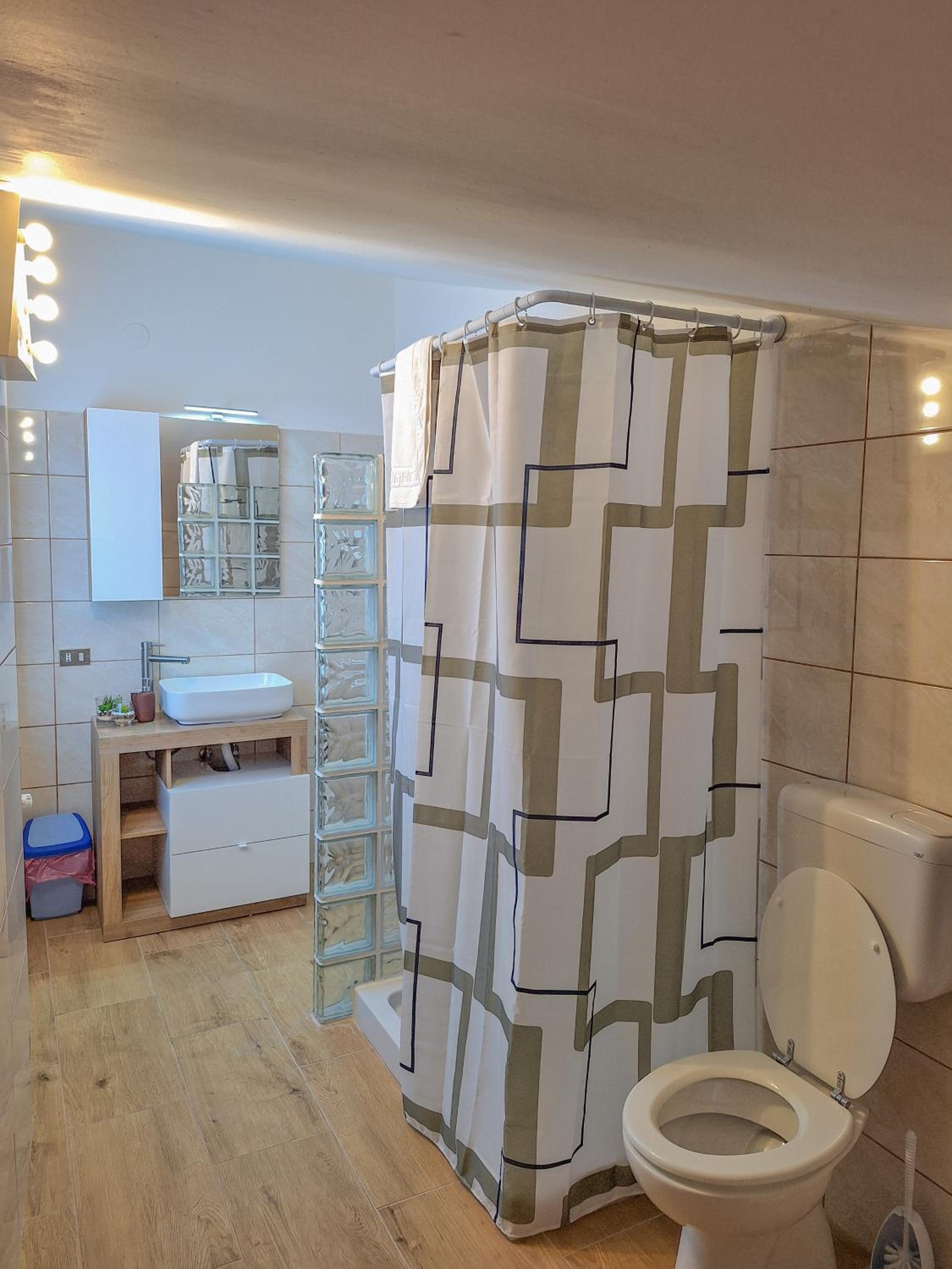 Double or Twin Room - Photo 7