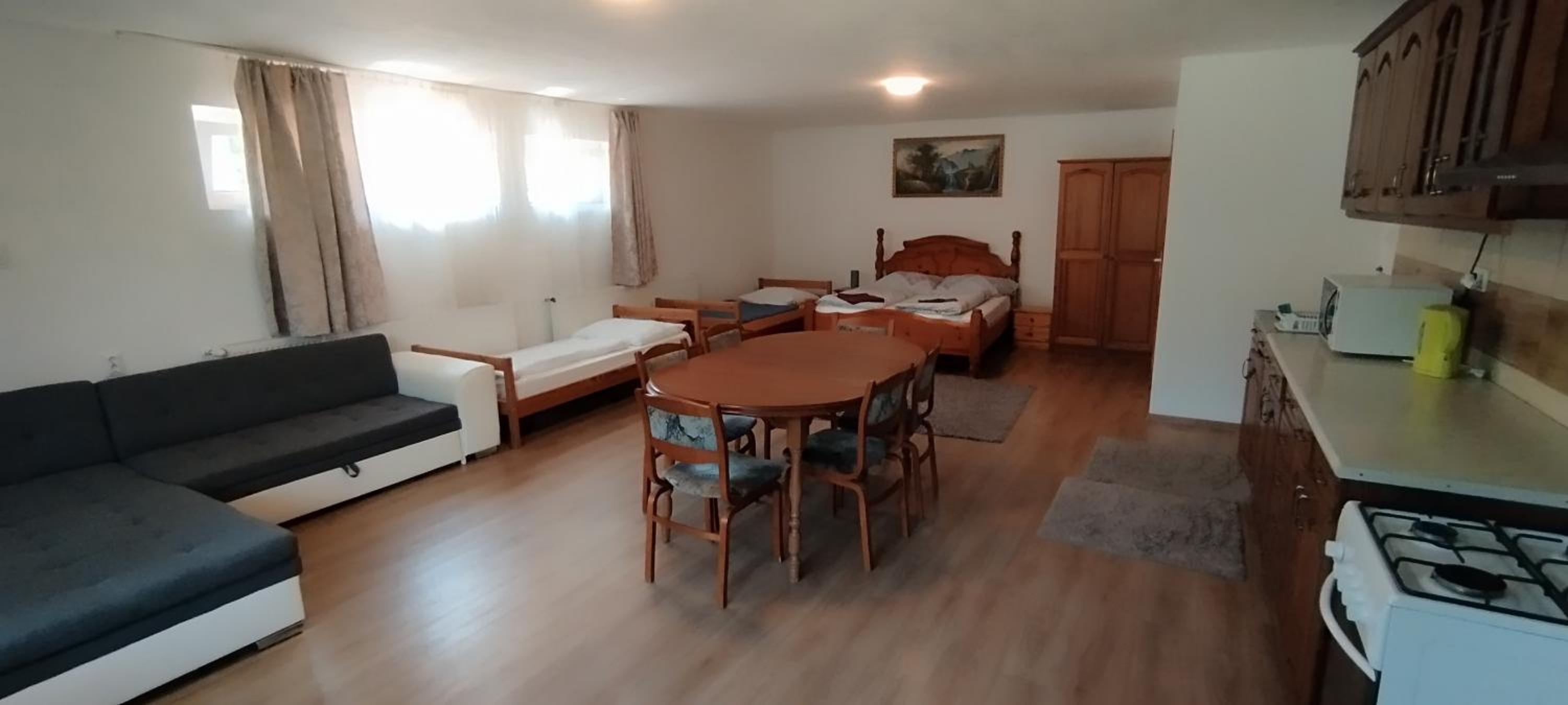 One-Bedroom Apartment with View photo 2