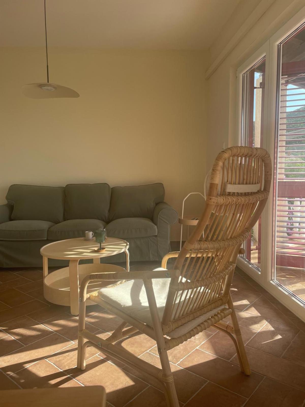 Two-Bedroom Apartment with Balcony and Sea View photo 3