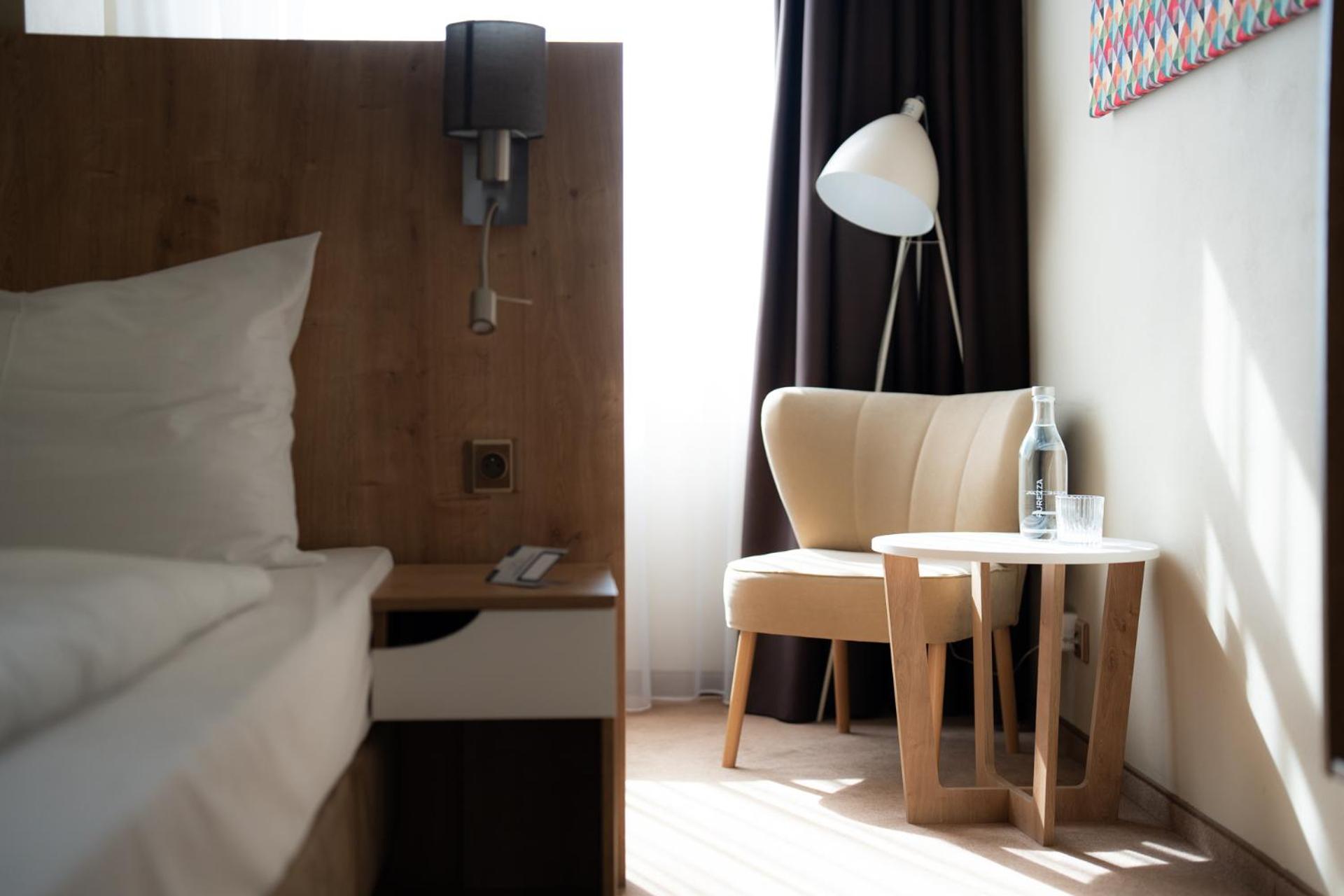 Deluxe Double Room with Bath Or Shower - Photo 10